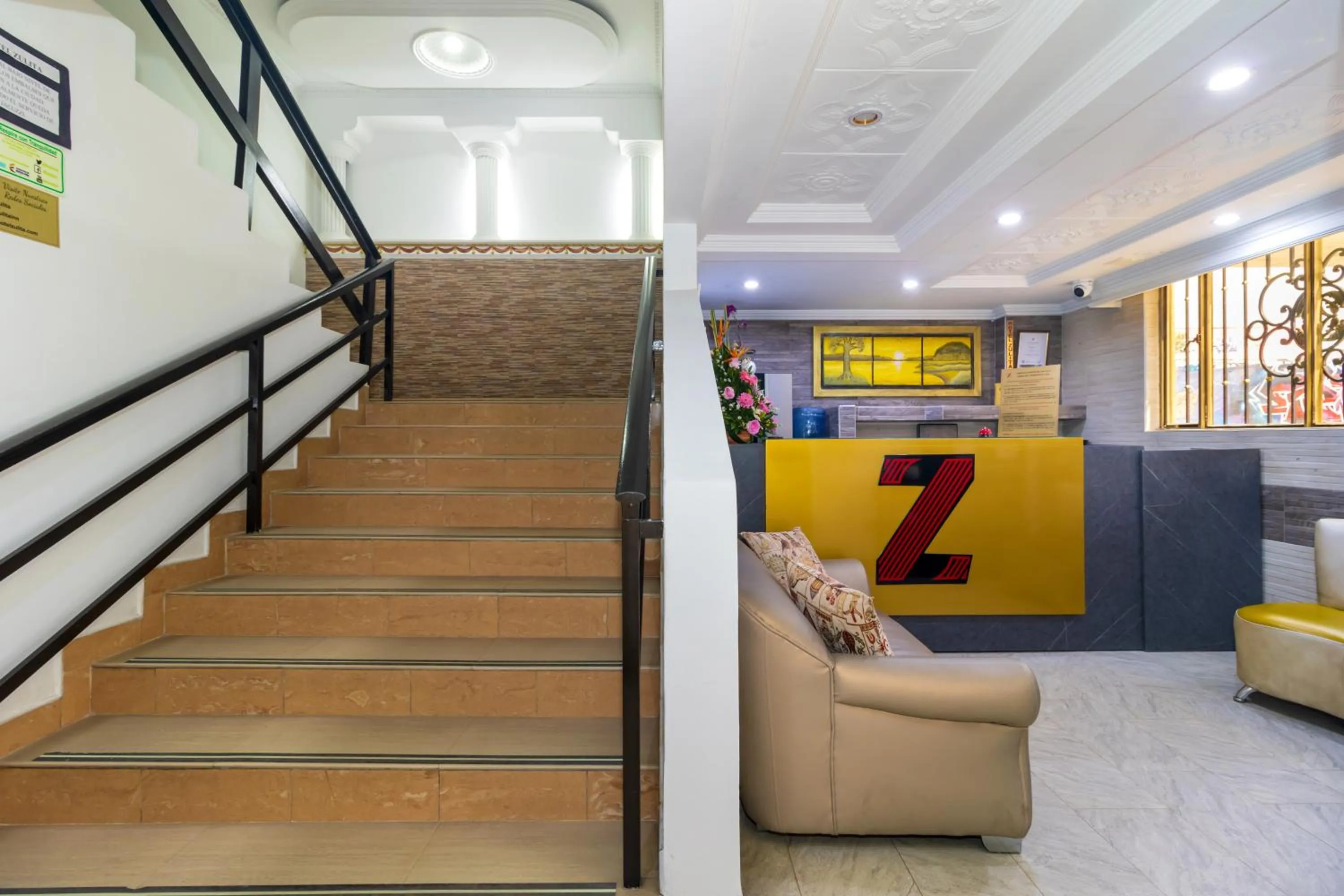 Lobby or reception in Hotel Zulita