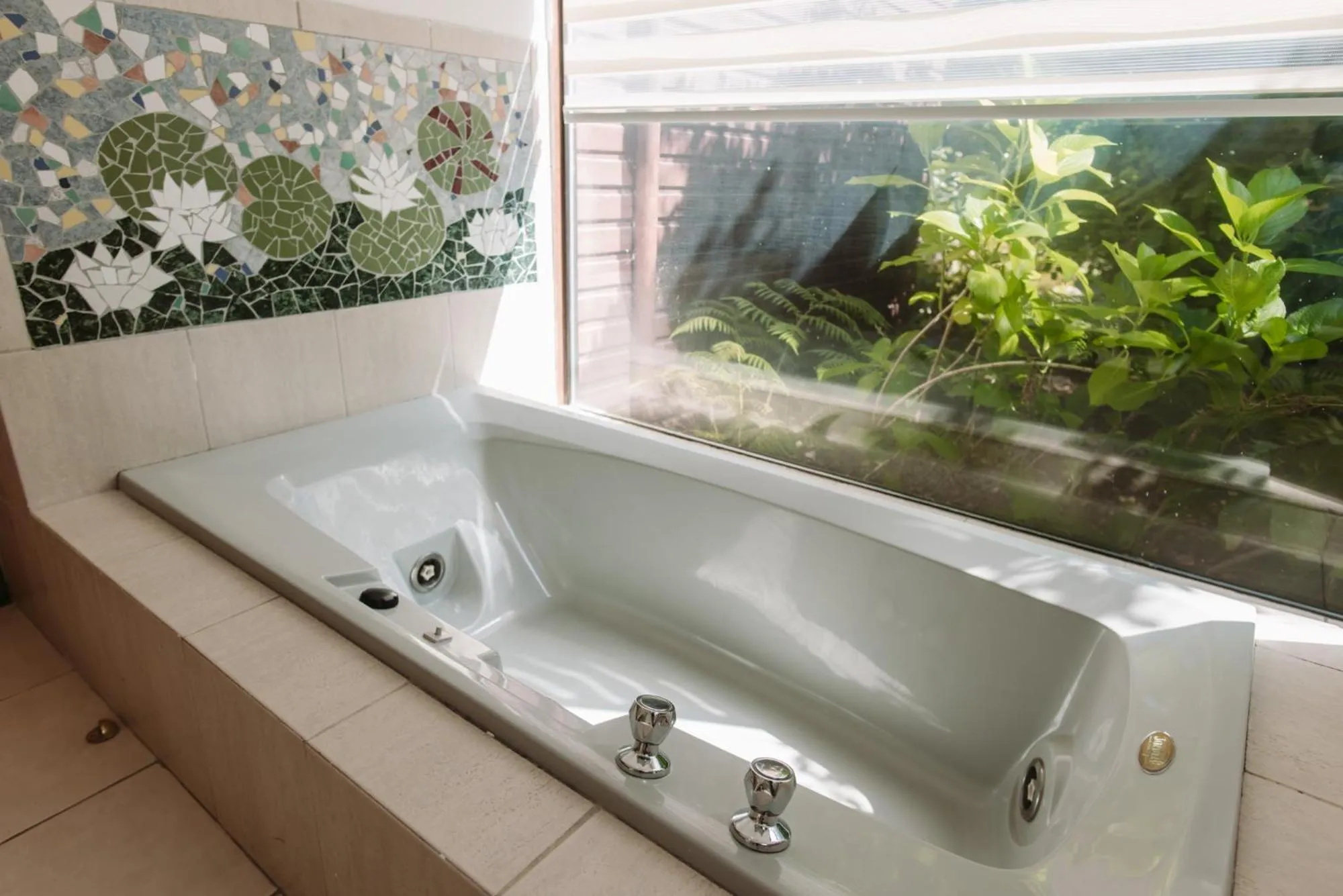 Hot Tub in Hotel Posada del Río - Parque Metreñehue