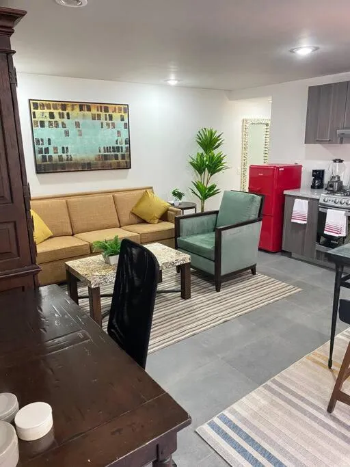 GRAN UBICACIÓN, en la zona de SANTA FE, KING BED