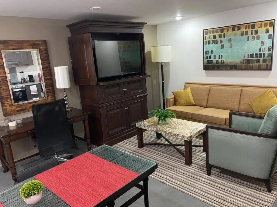 GRAN UBICACIÓN, en la zona de SANTA FE, KING BED