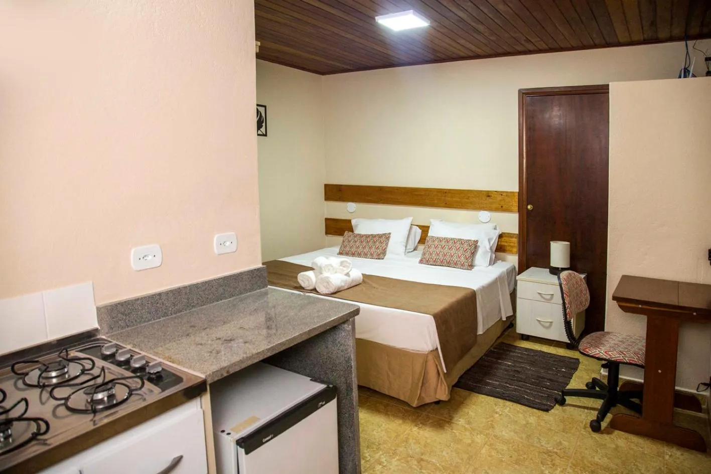 Property building, Bed in Pousada Realeza Atibaia