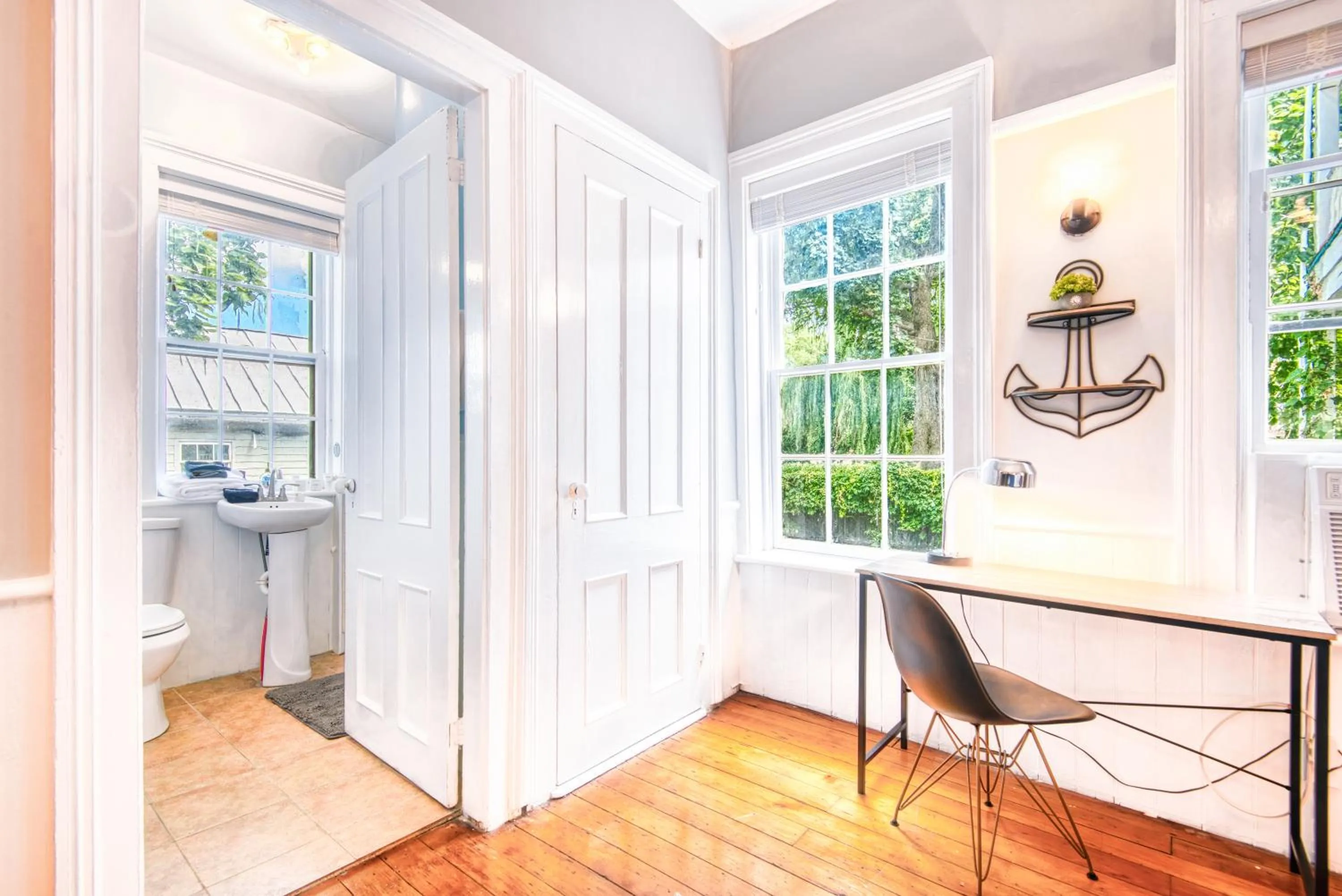 Bedroom in Hudson Mariner