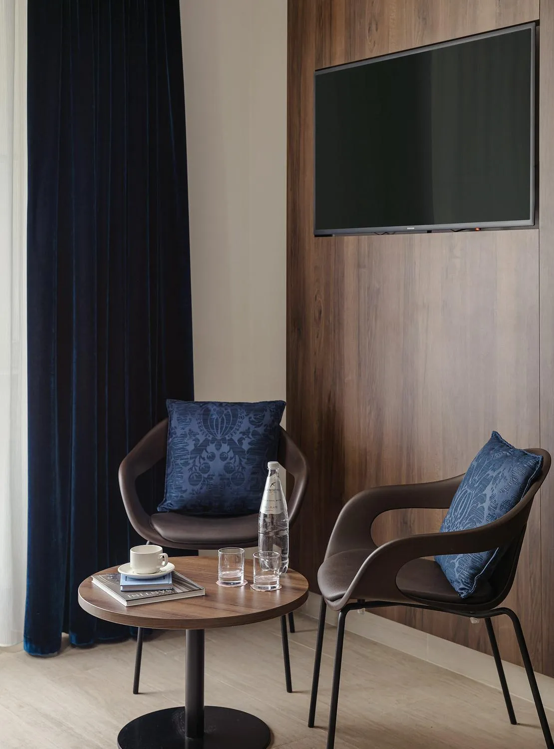 Seating area in Michelangelo Grand Hotel