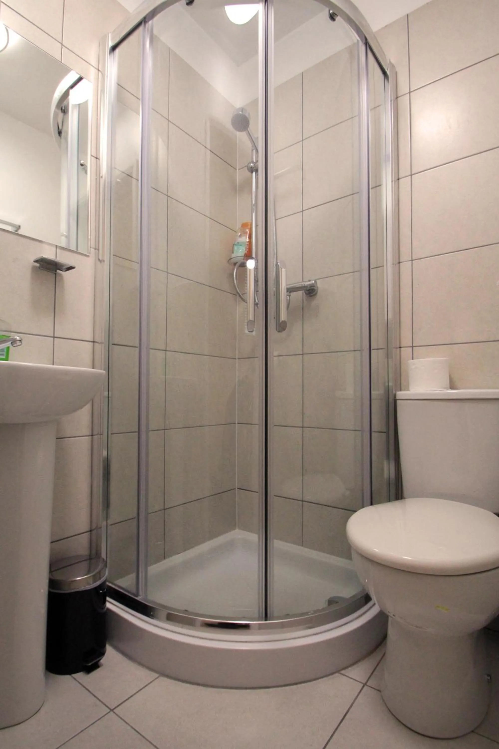 Bathroom in Ali Inn Oxford