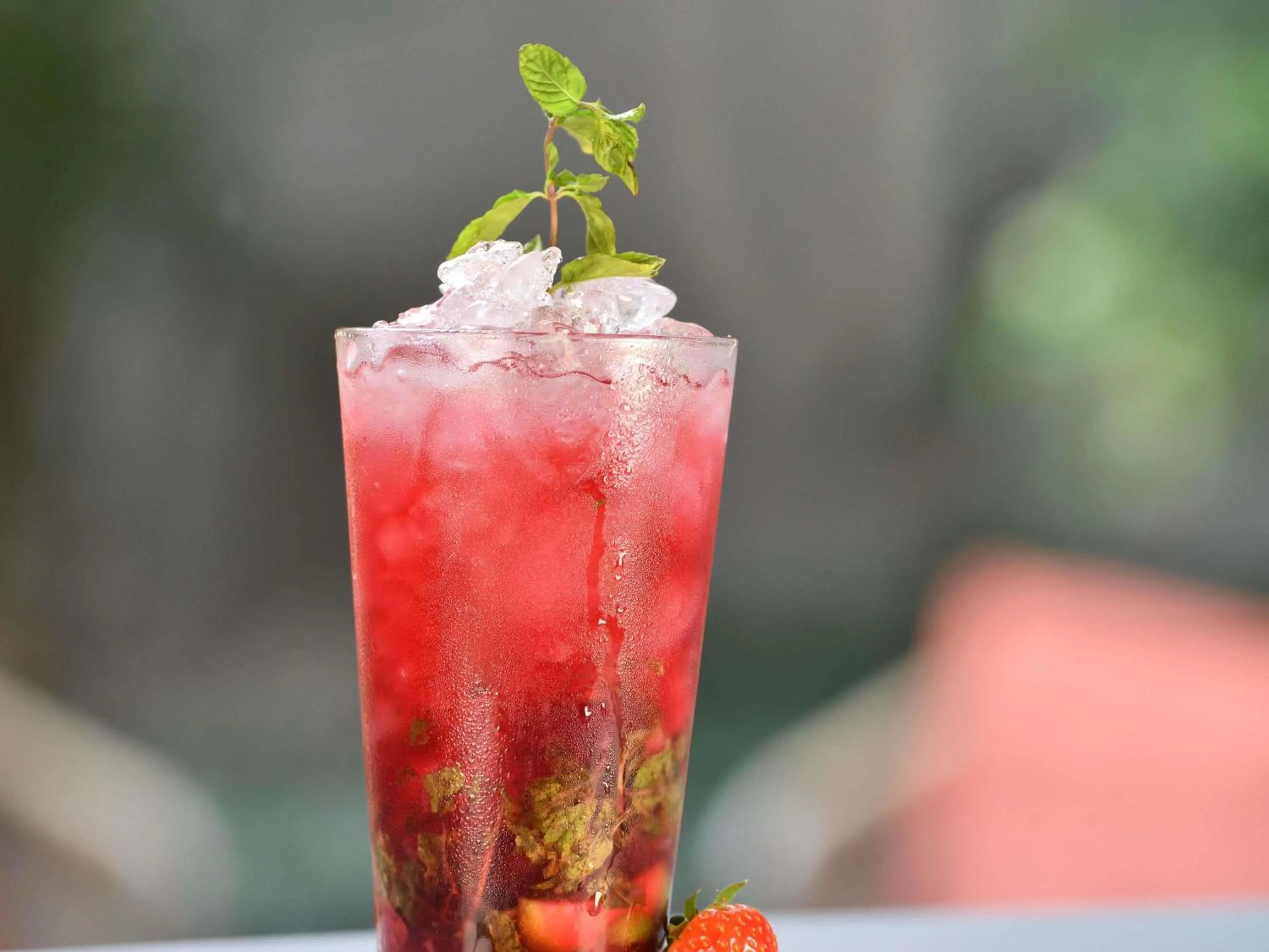 Lounge or bar in Ibis Styles Abidjan Plateau