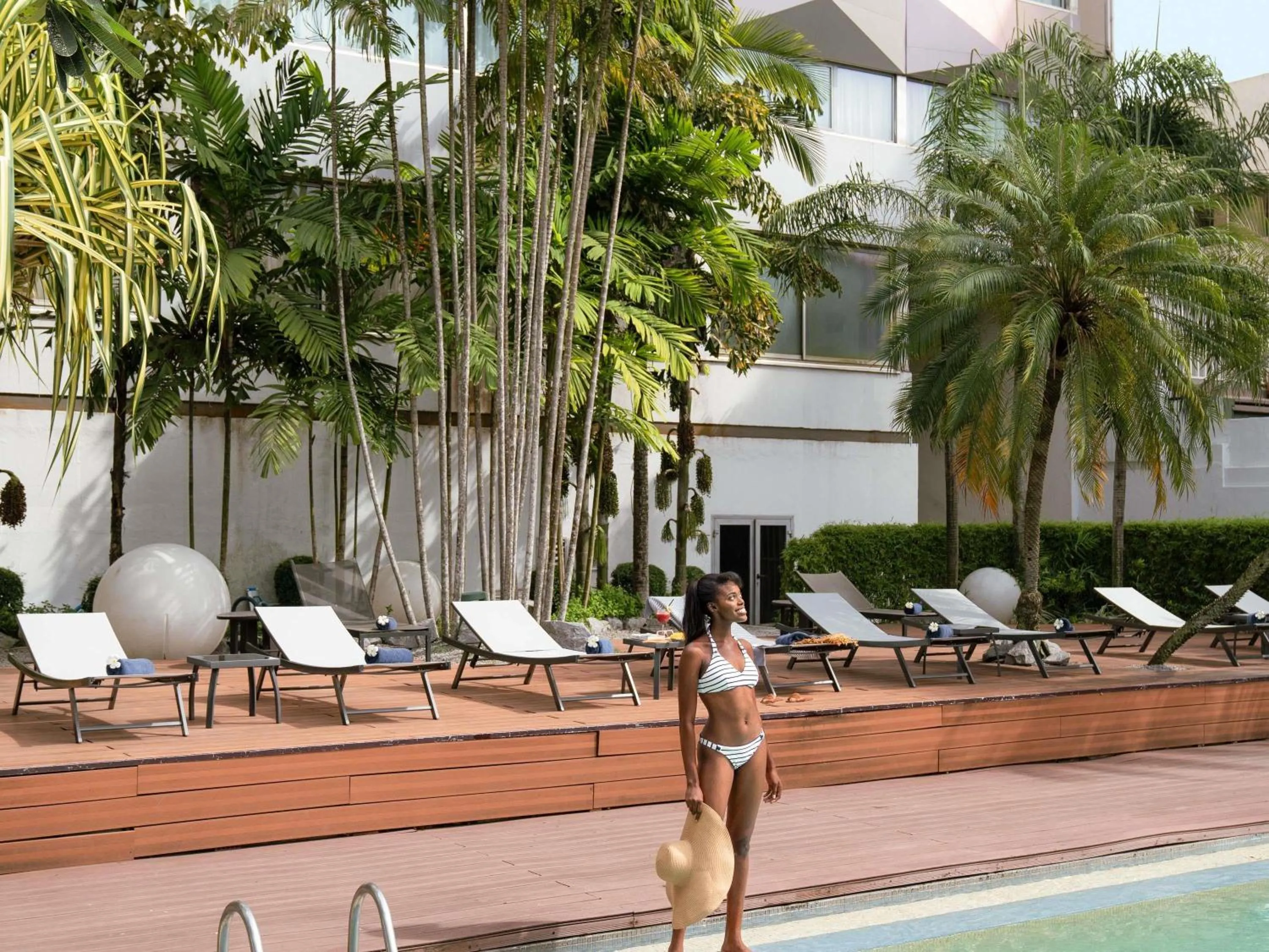 Pool view in Novotel Abidjan Plateau