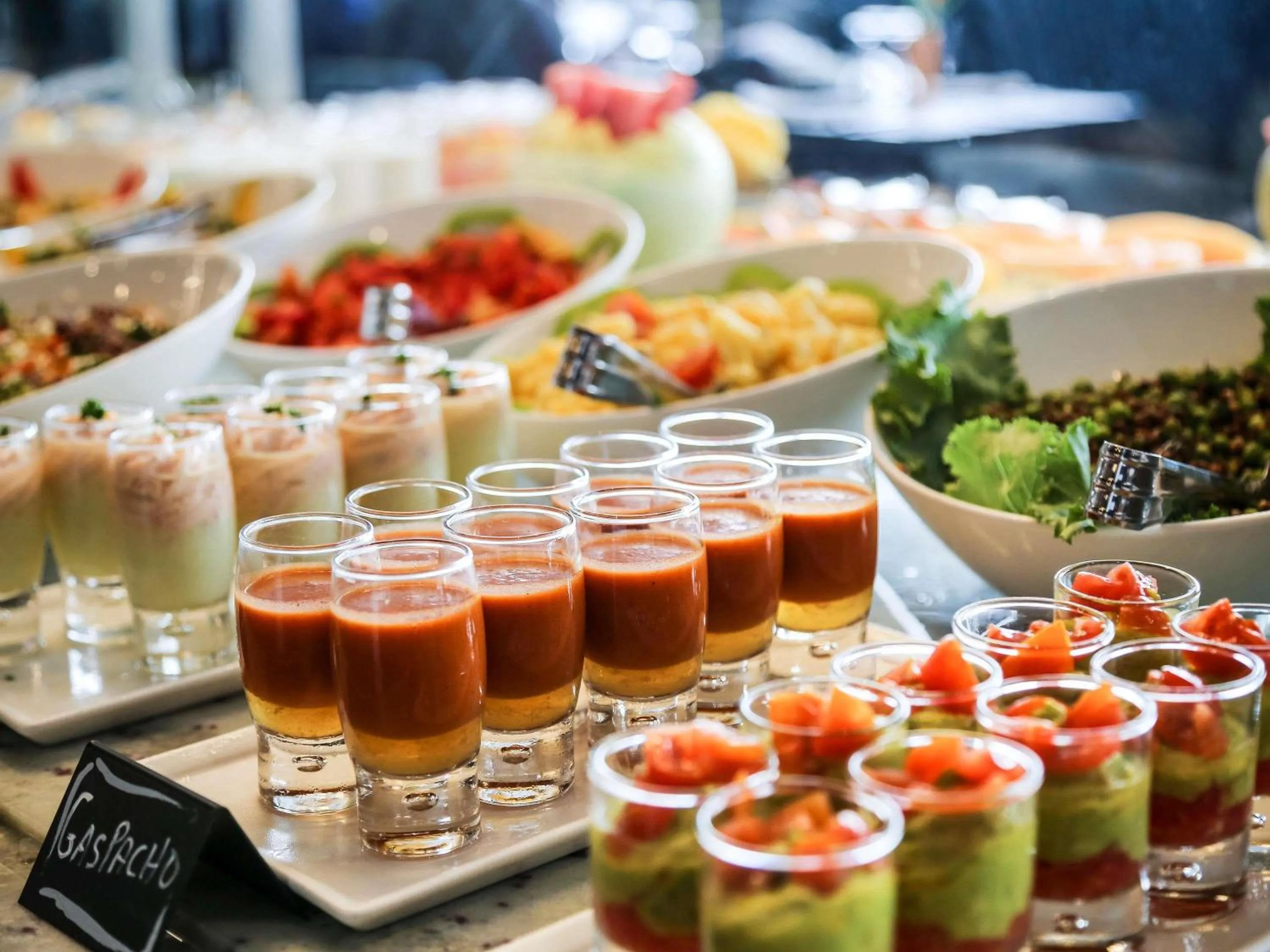 Restaurant/places to eat in Novotel Abidjan Plateau