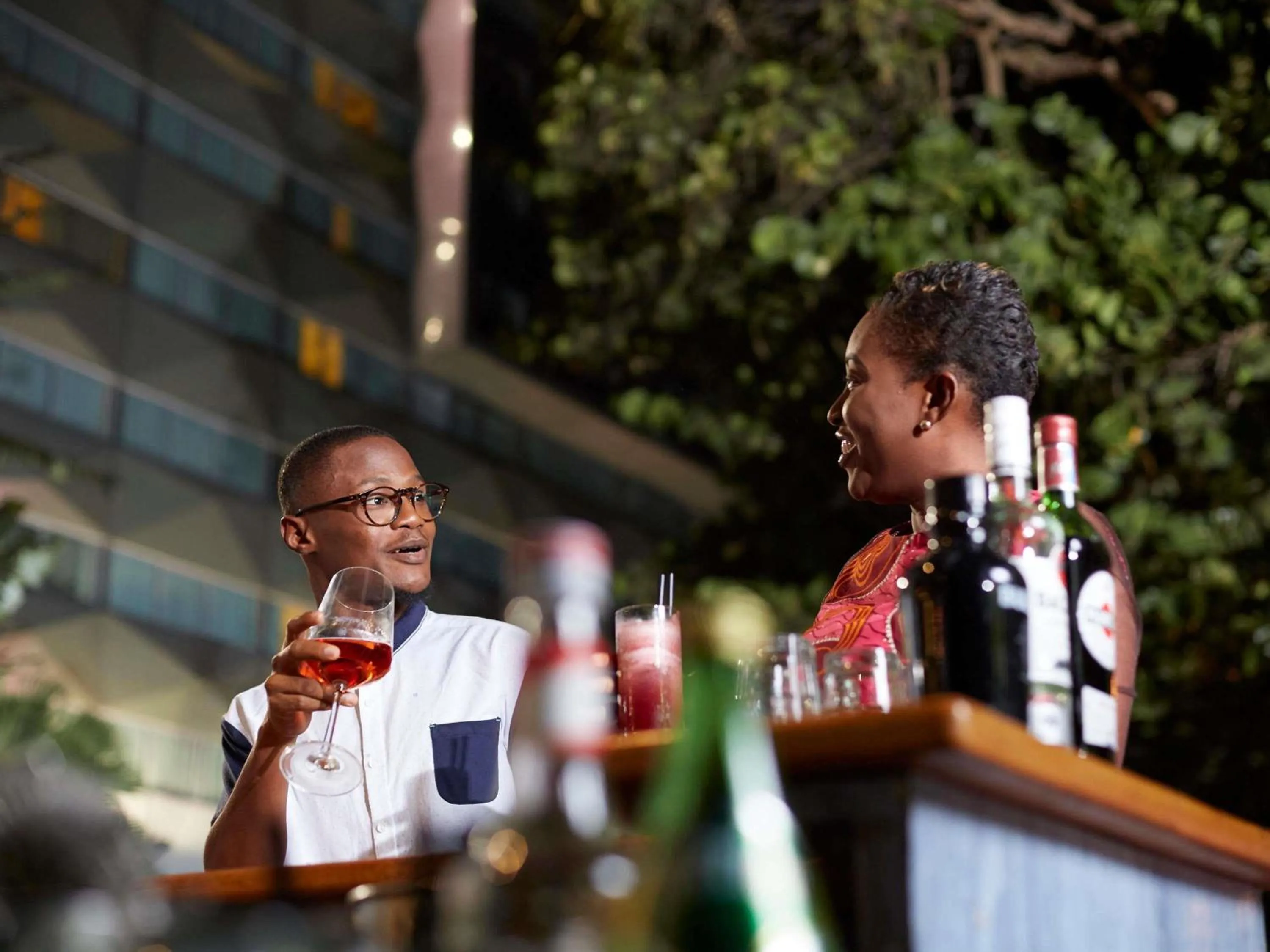Lounge or bar in Novotel Abidjan Plateau