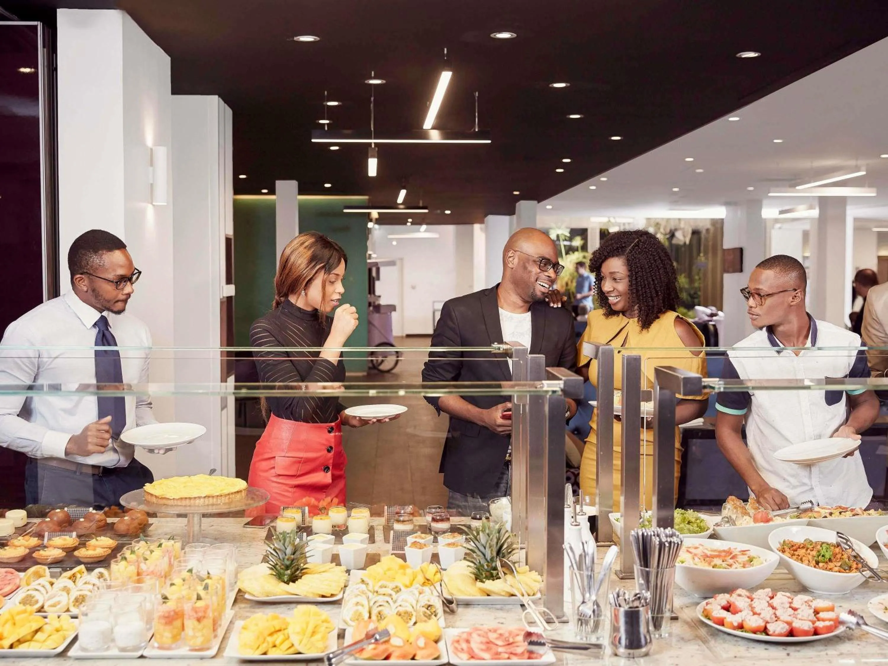 Restaurant/places to eat in Novotel Abidjan Plateau