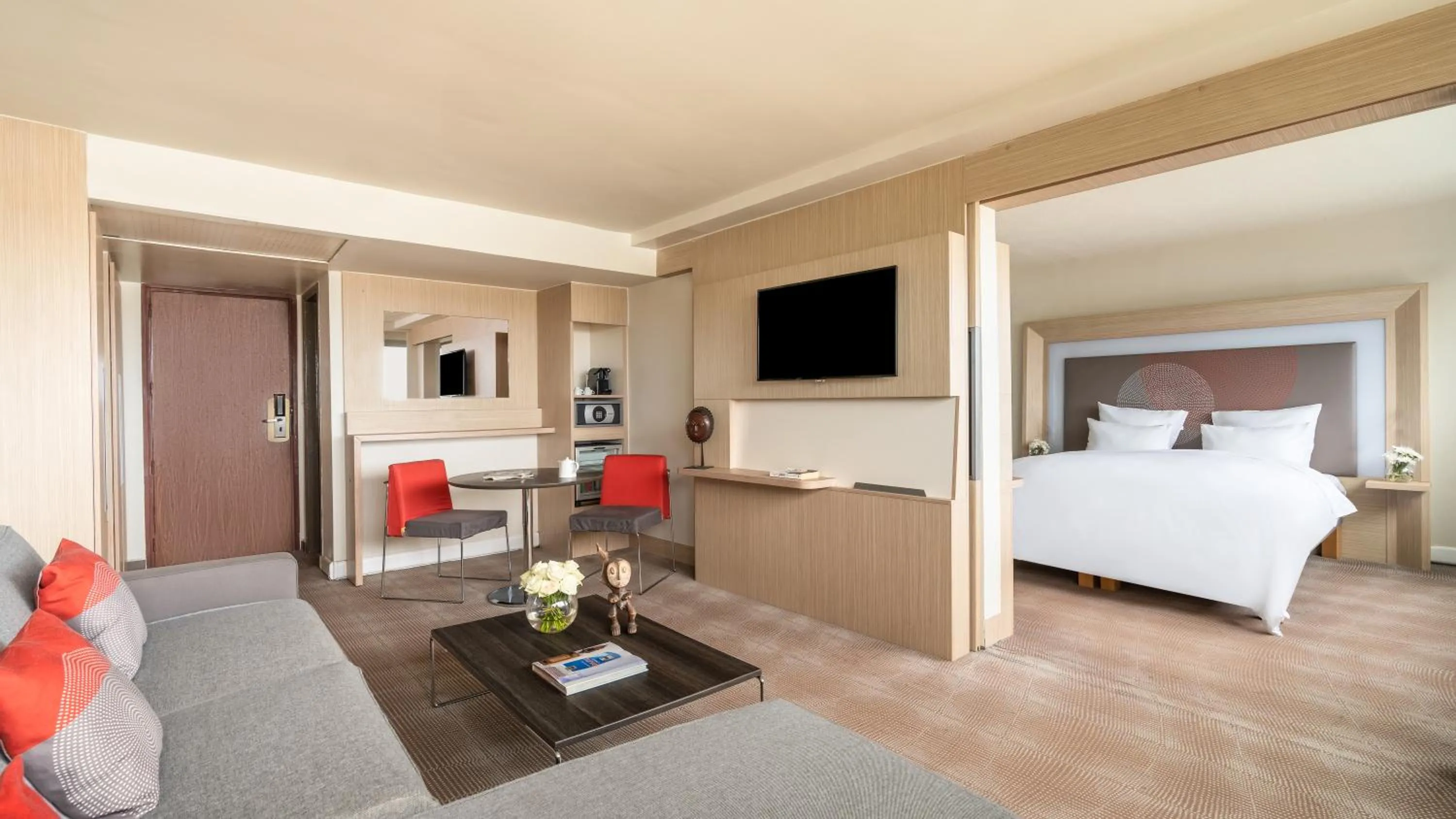 Bedroom, Bed in Novotel Abidjan Plateau