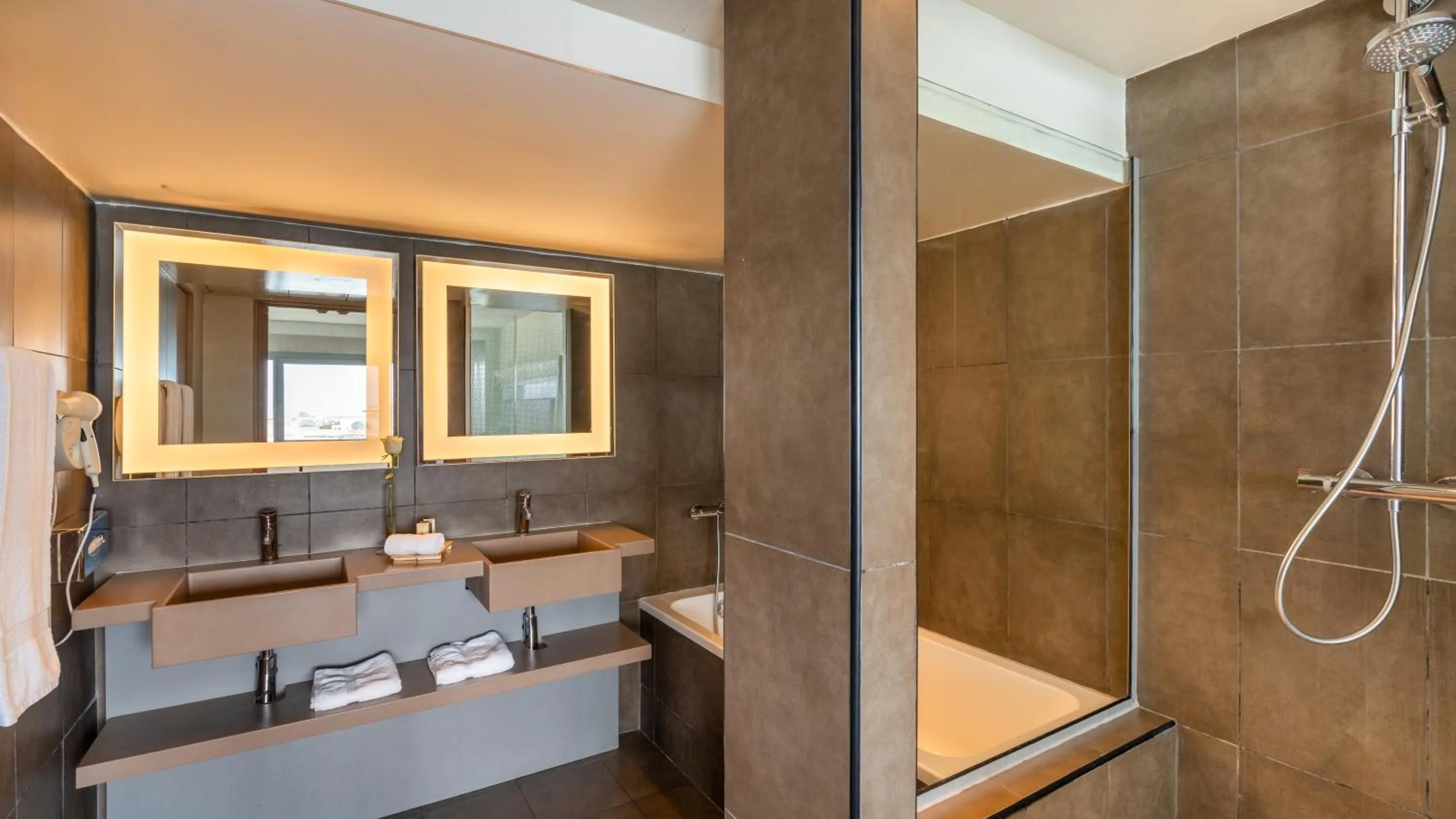 Bathroom in Novotel Abidjan Plateau