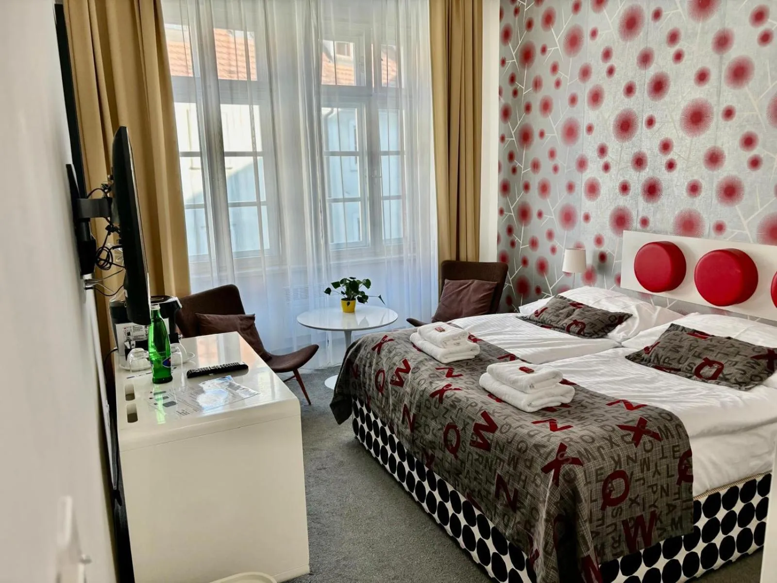 Photo of the whole room, Bed in LH Vintage Design Hotel Sax