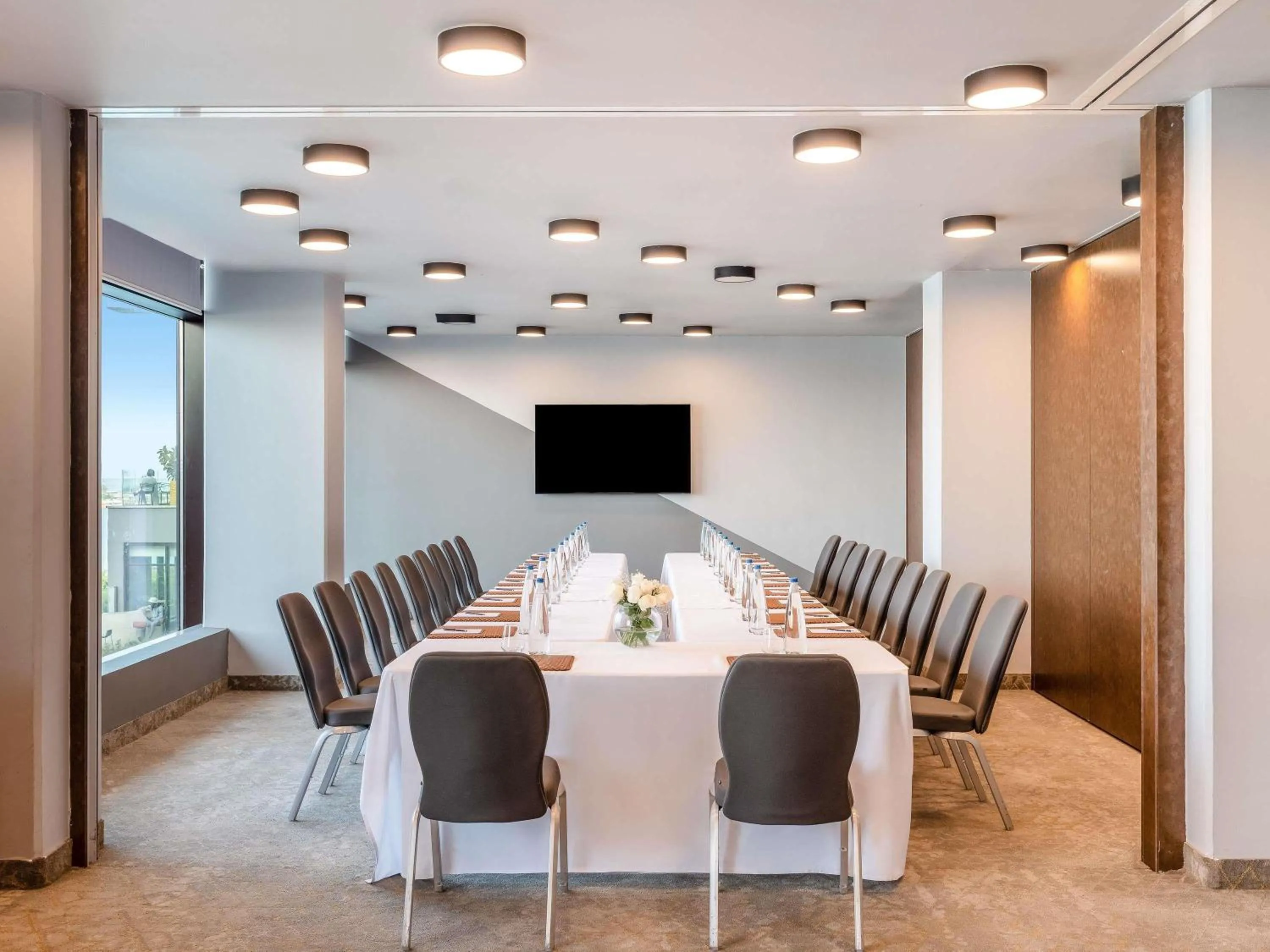 Meeting/conference room in Pullman Abidjan