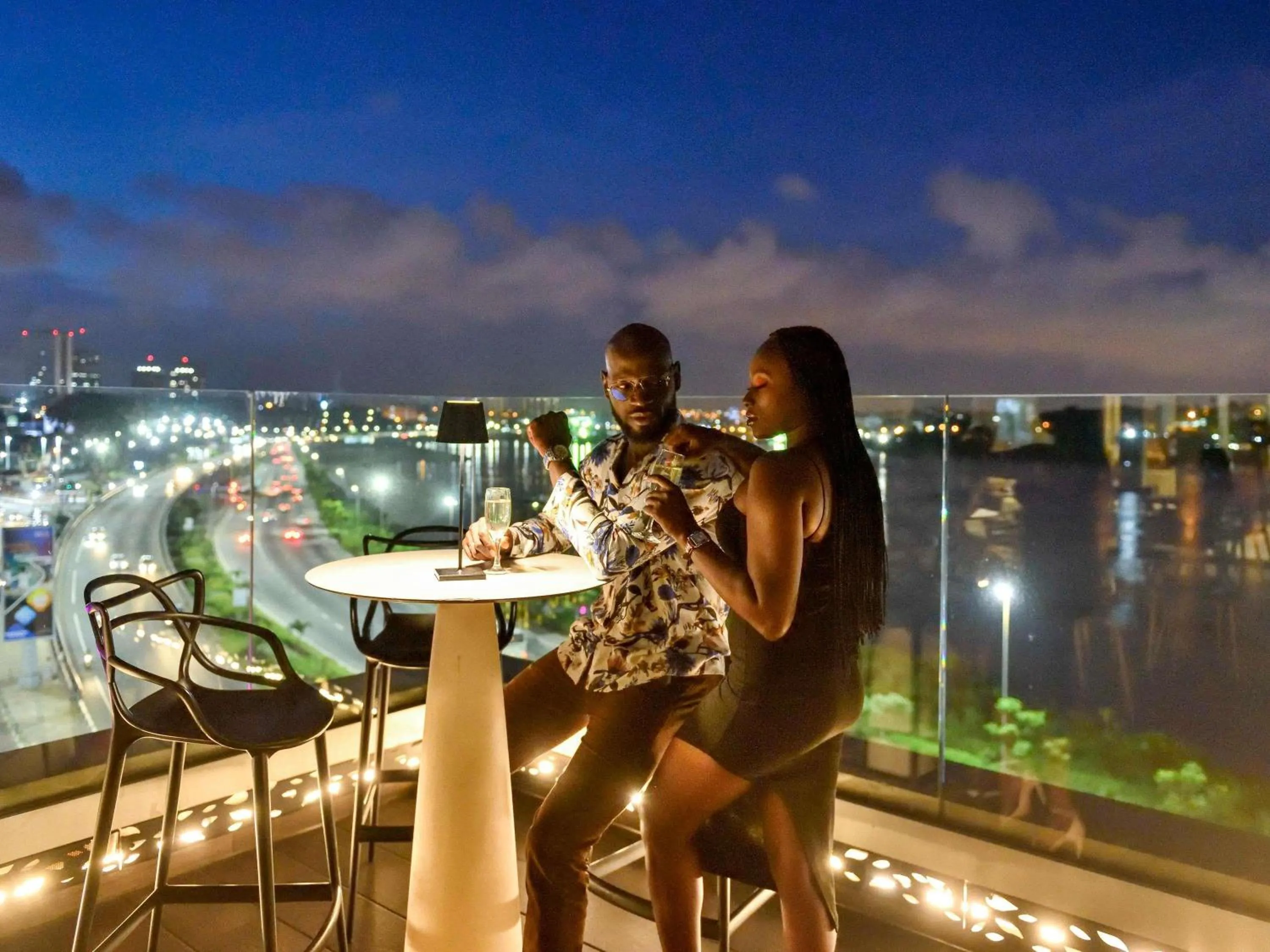 Lounge or bar in Pullman Abidjan