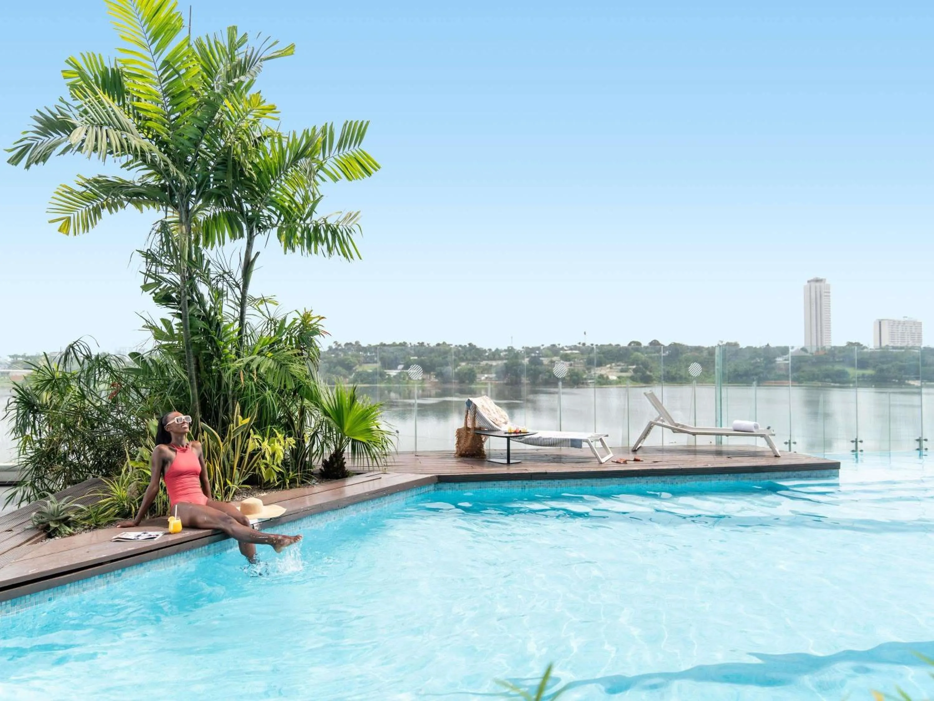 Pool view in Pullman Abidjan