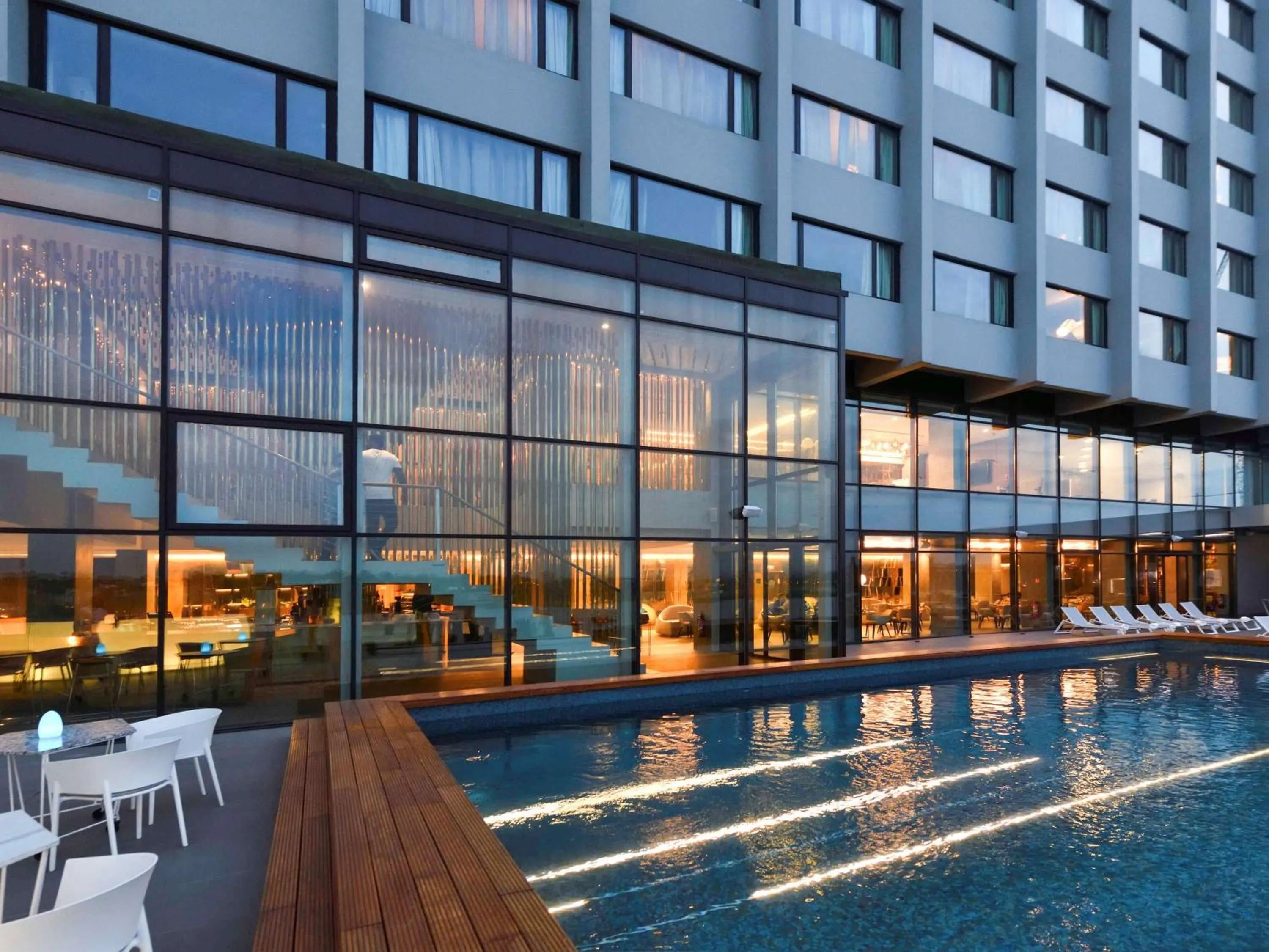 Lounge or bar in Pullman Abidjan