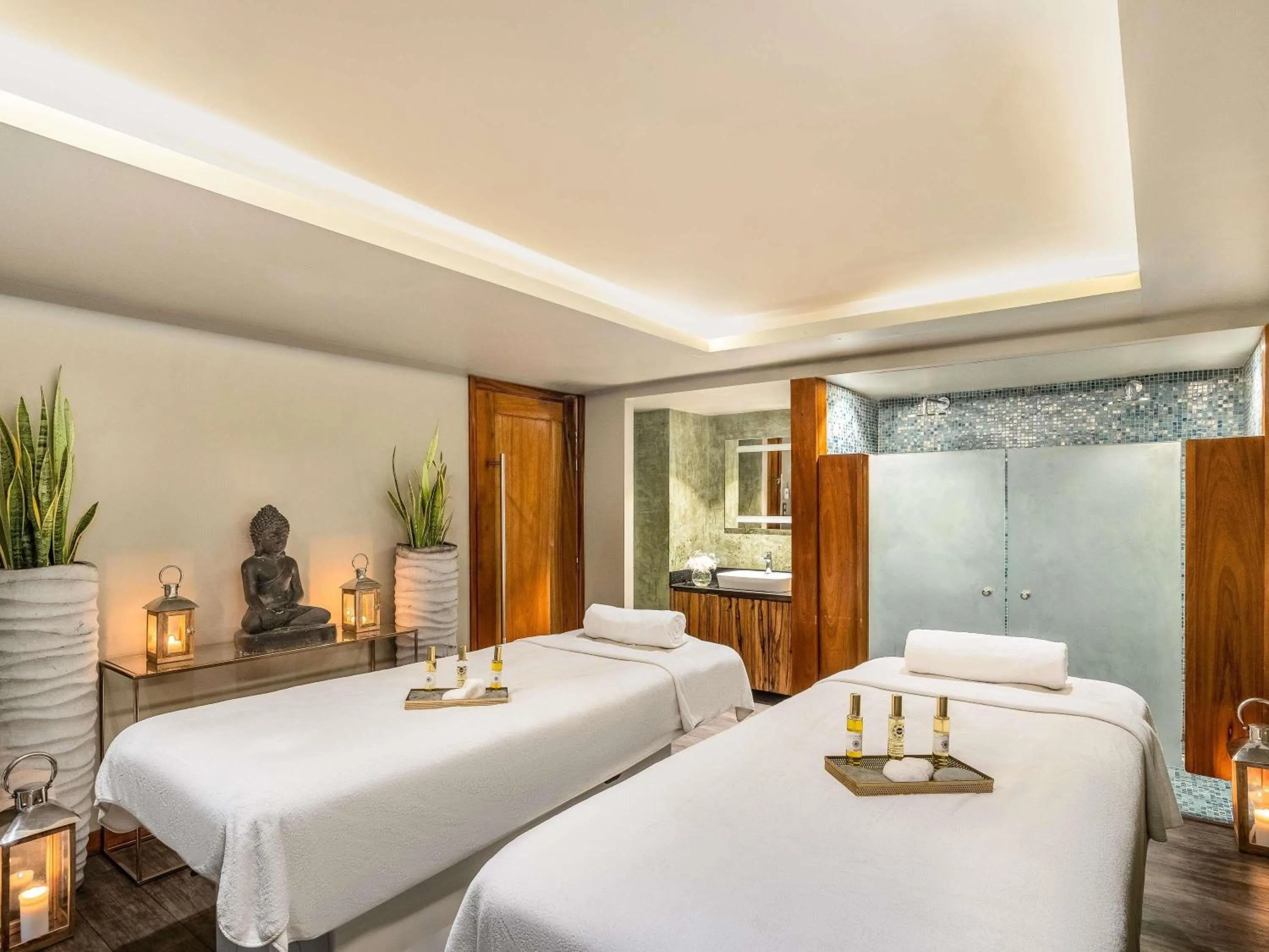 Property building, Bed in Pullman Abidjan