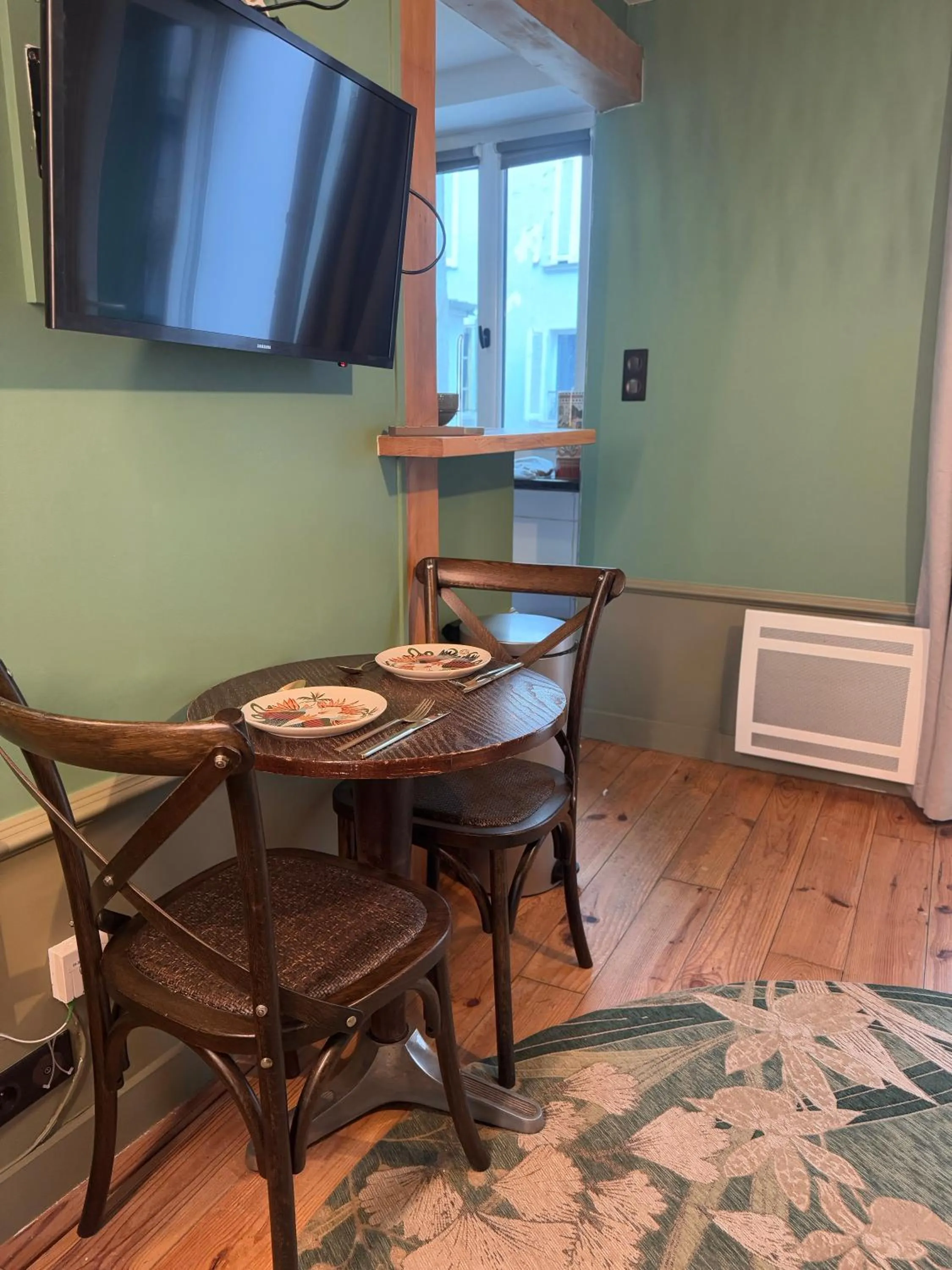 Le Village Montmartre