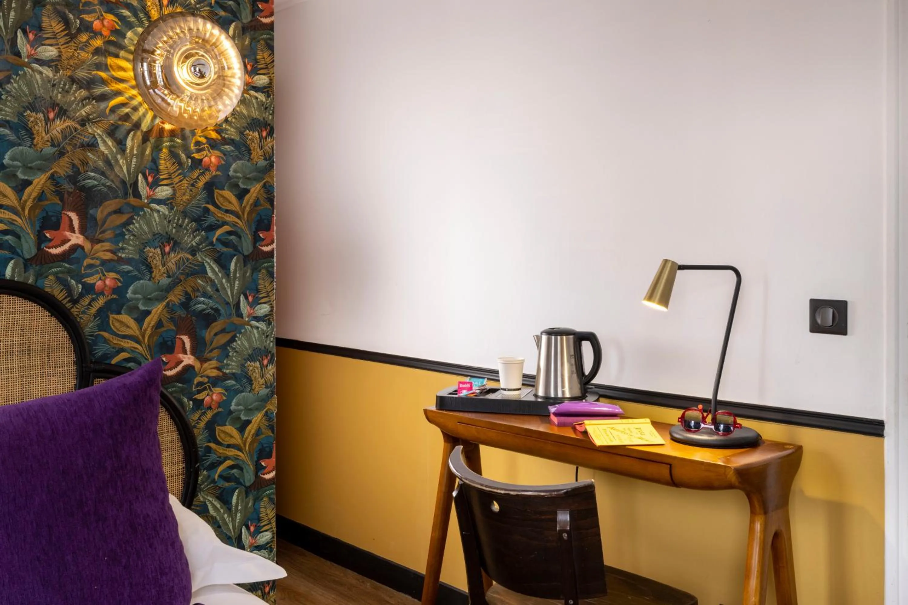 Bedroom in Le Village Montmartre