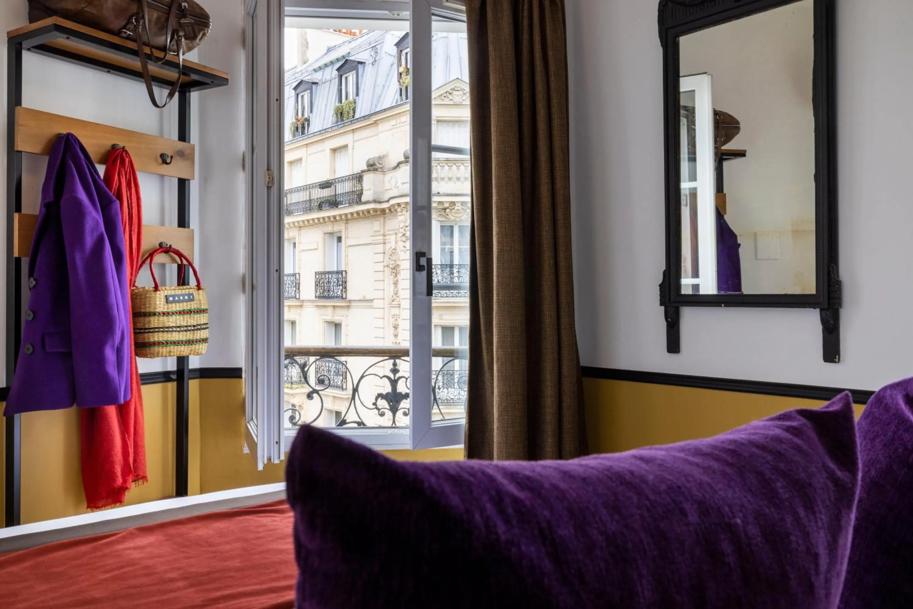 Bedroom in Le Village Montmartre