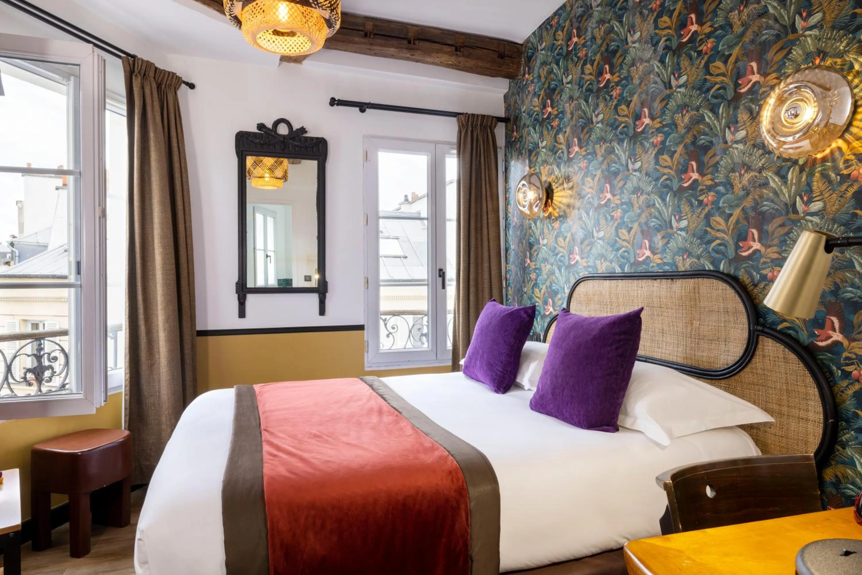 Bedroom, Bed in Le Village Montmartre