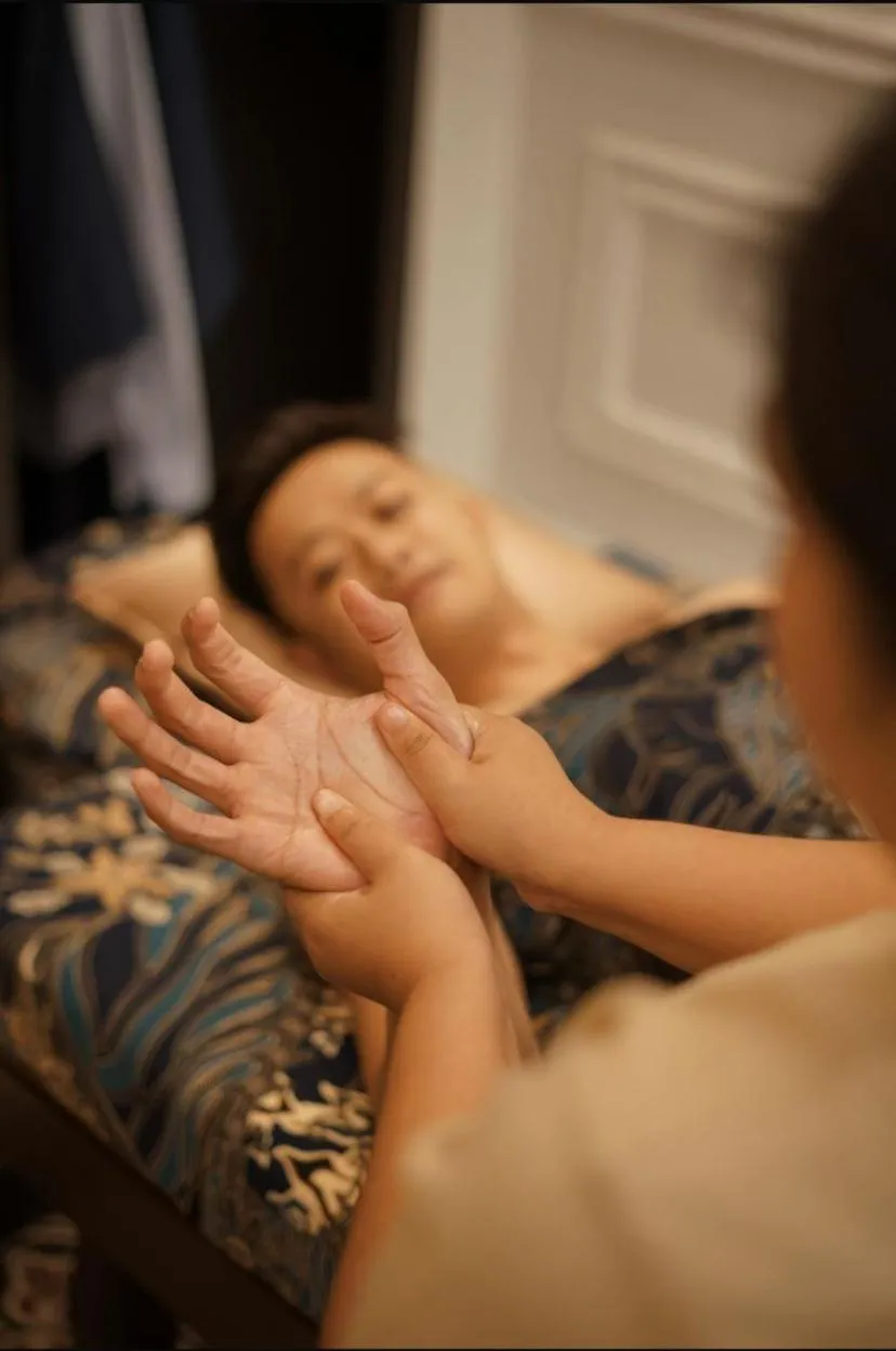 Massage in MAHALAYA The Legacy Hotel
