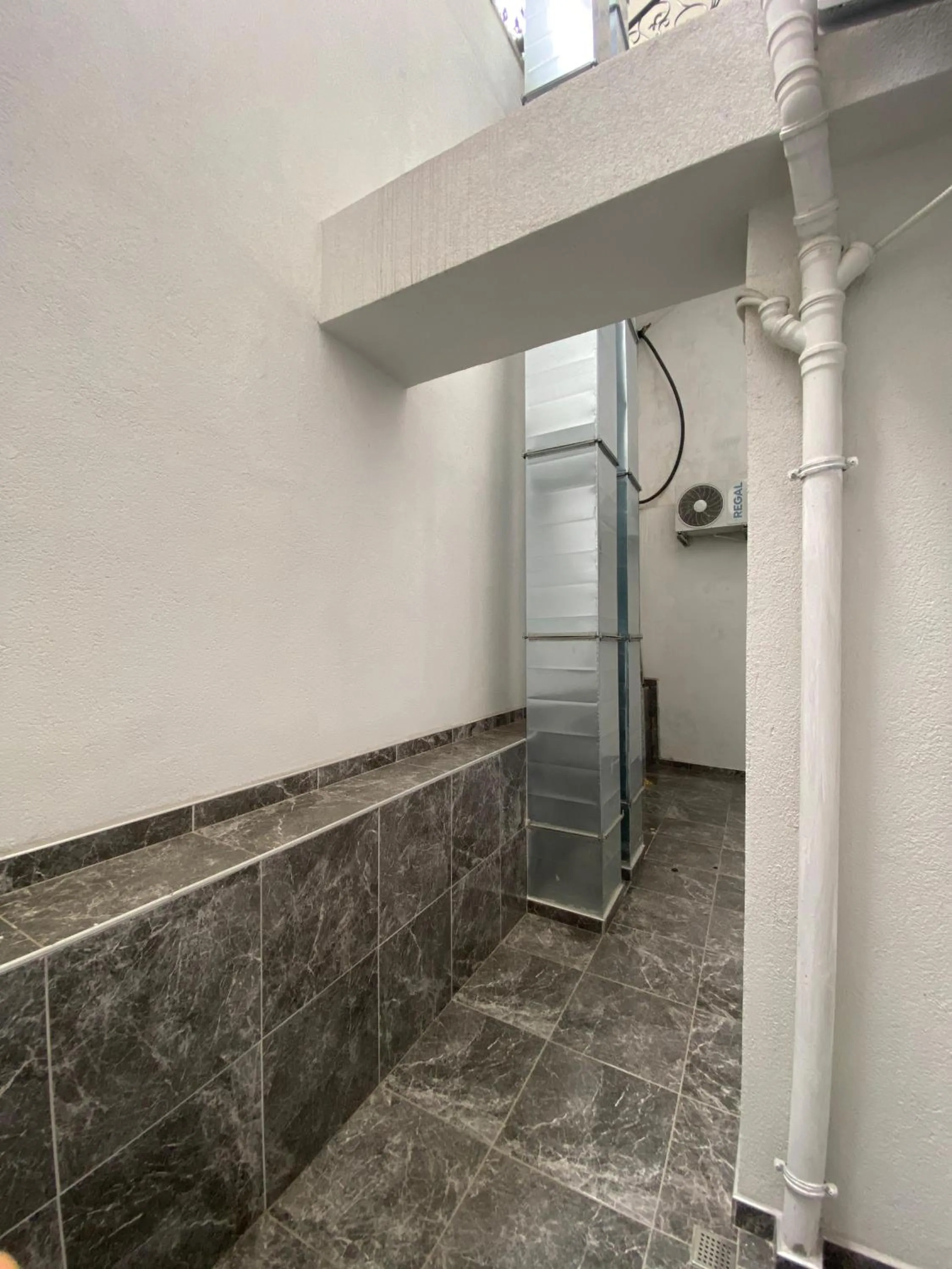 Property building in White House Apart