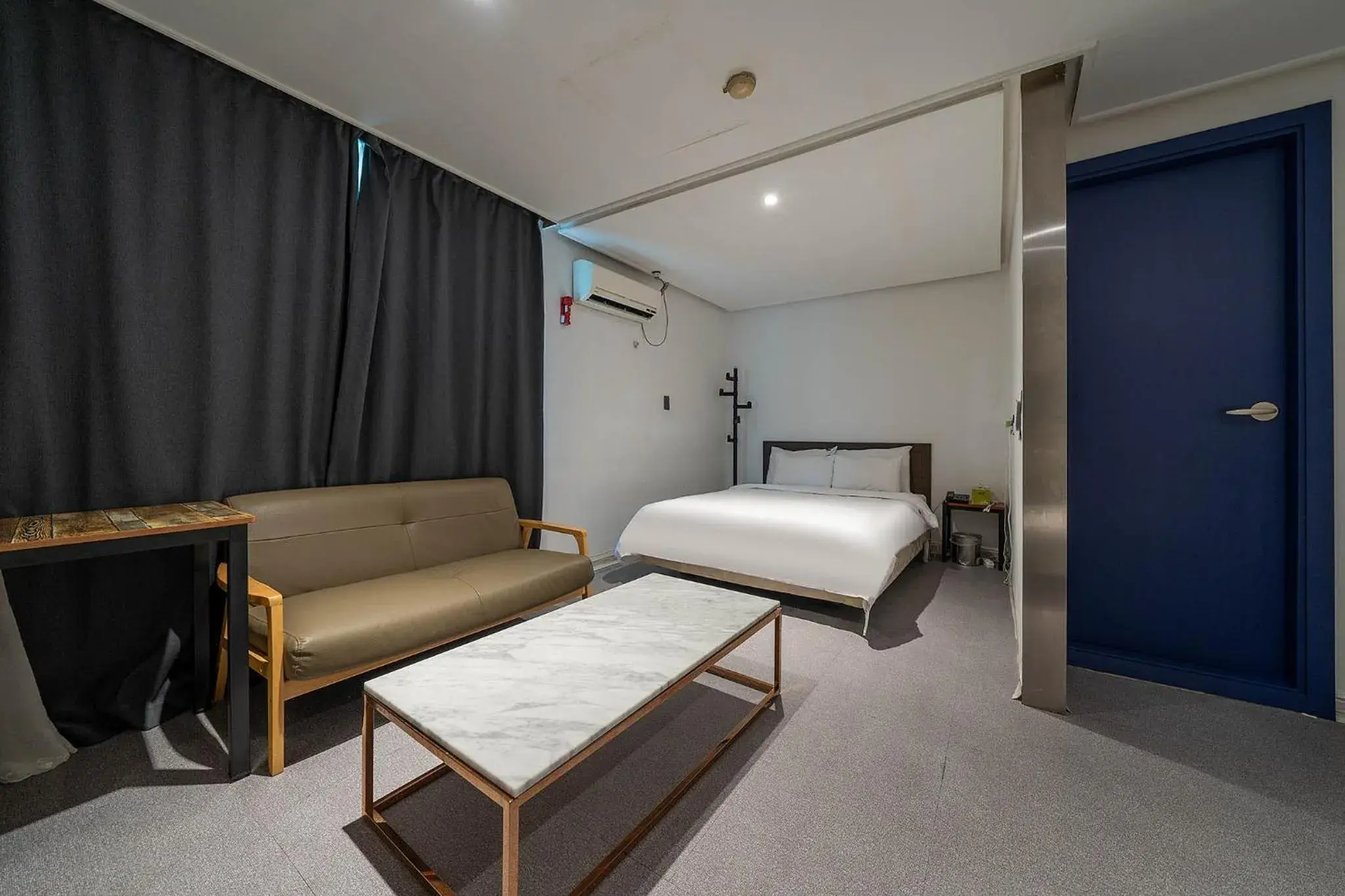 Deluxe Twin Room in Pacific7 Hotel Deluxe Twin Room in Pacific7 Hotel