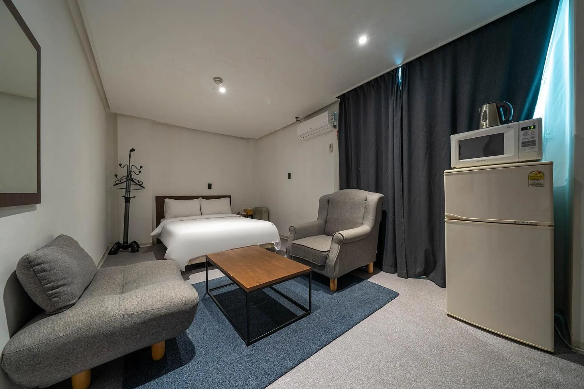 Bed in Pacific7 Hotel