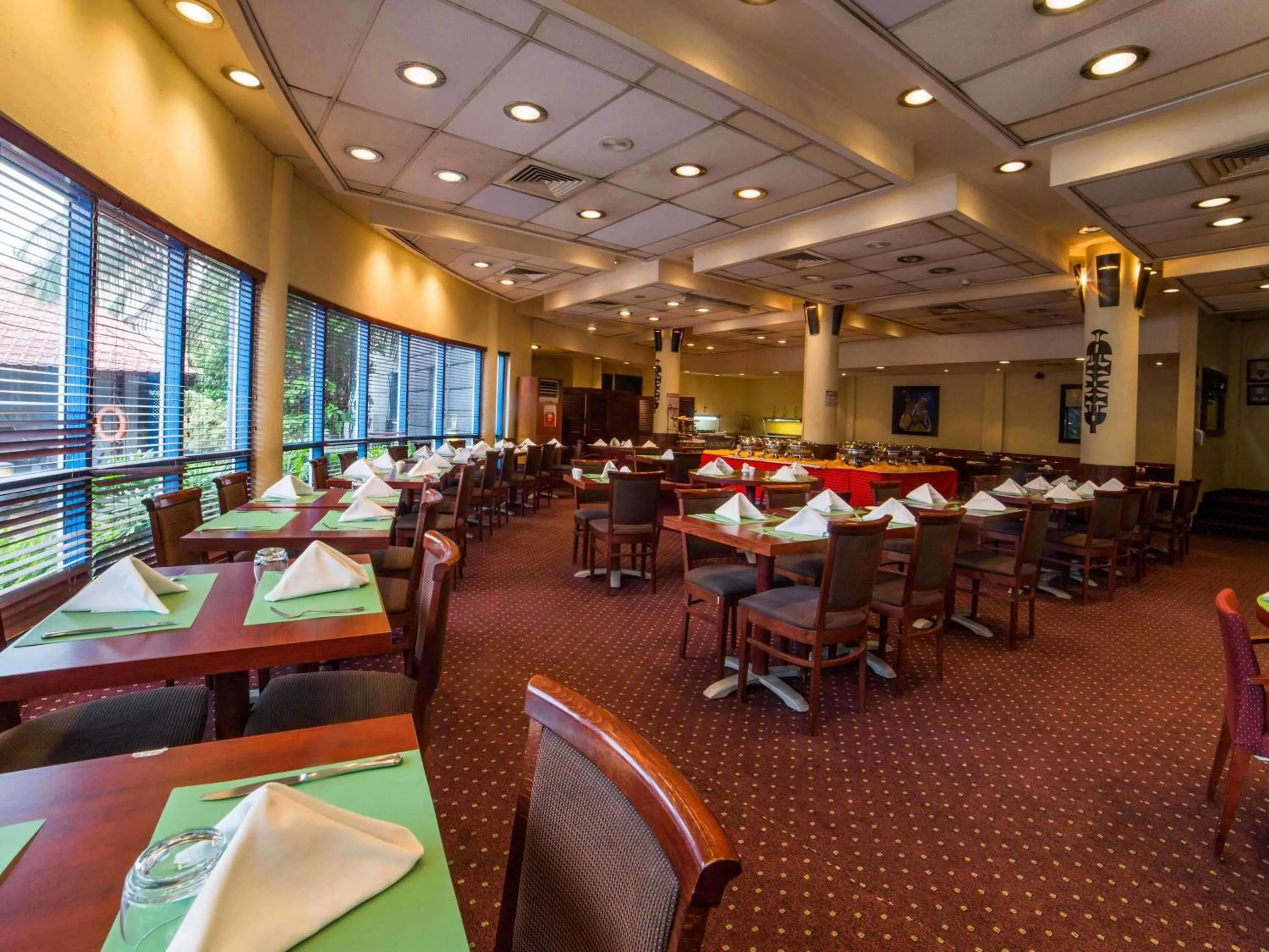 Restaurant/places to eat in Novotel Port Harcourt