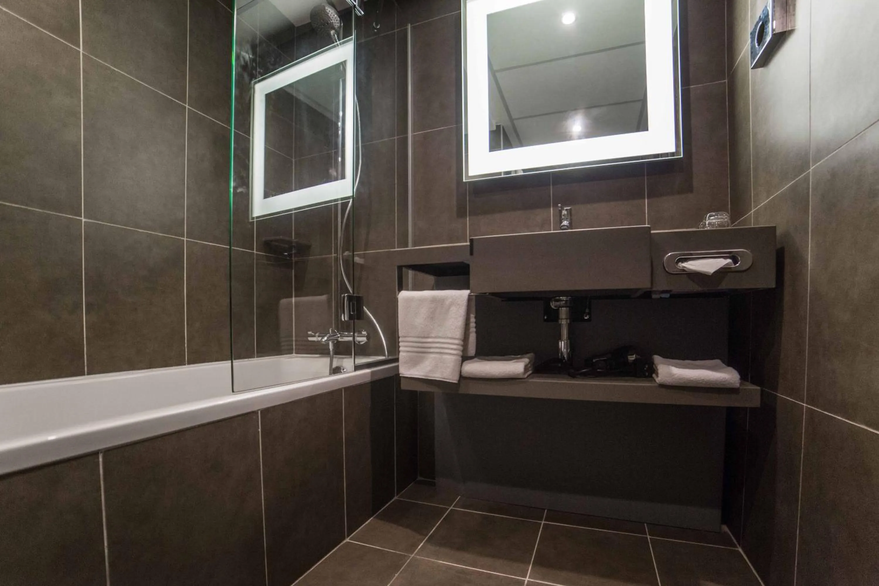 Bathroom in Novotel Port Harcourt