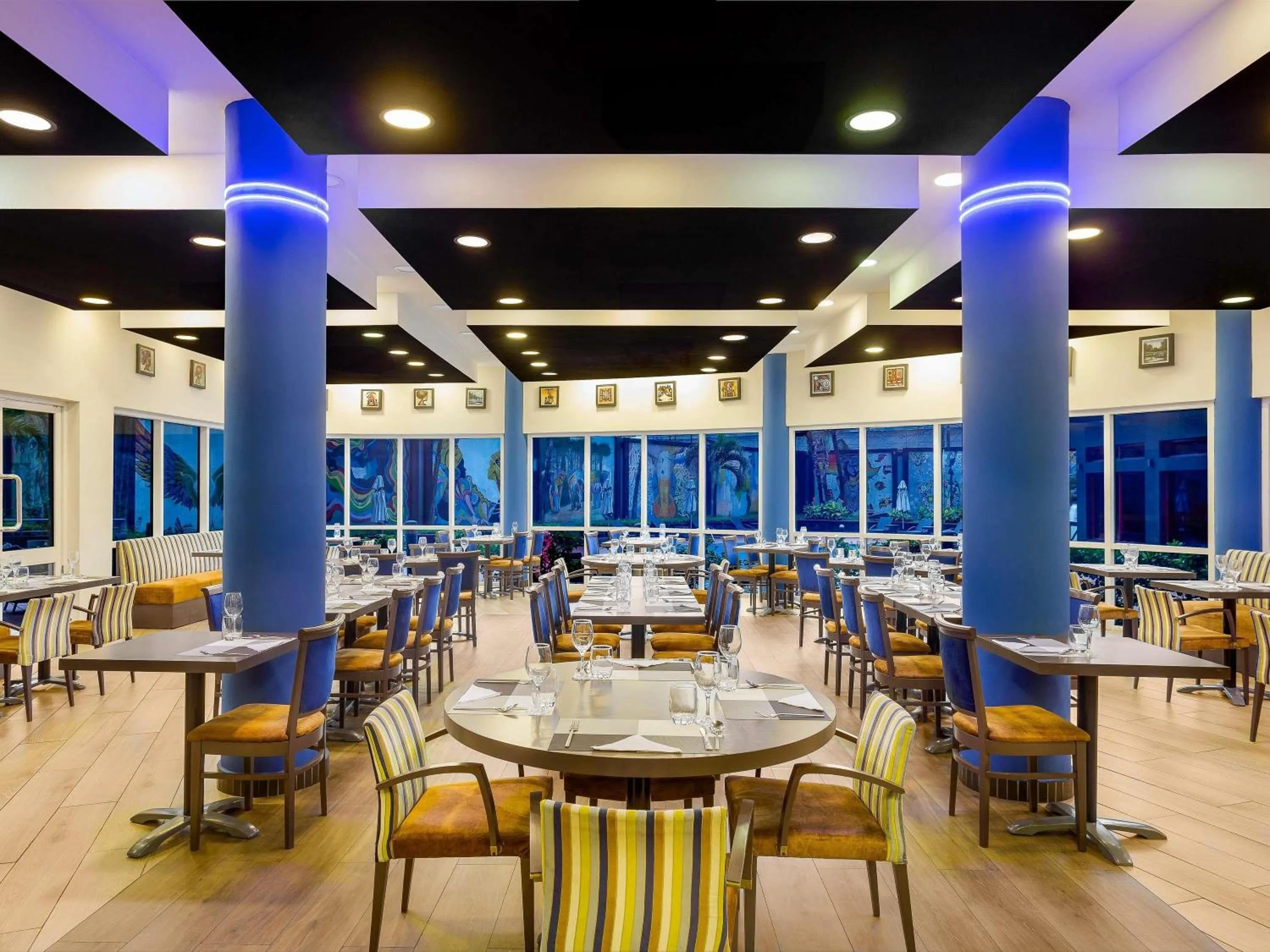 Restaurant/places to eat in Novotel Port Harcourt