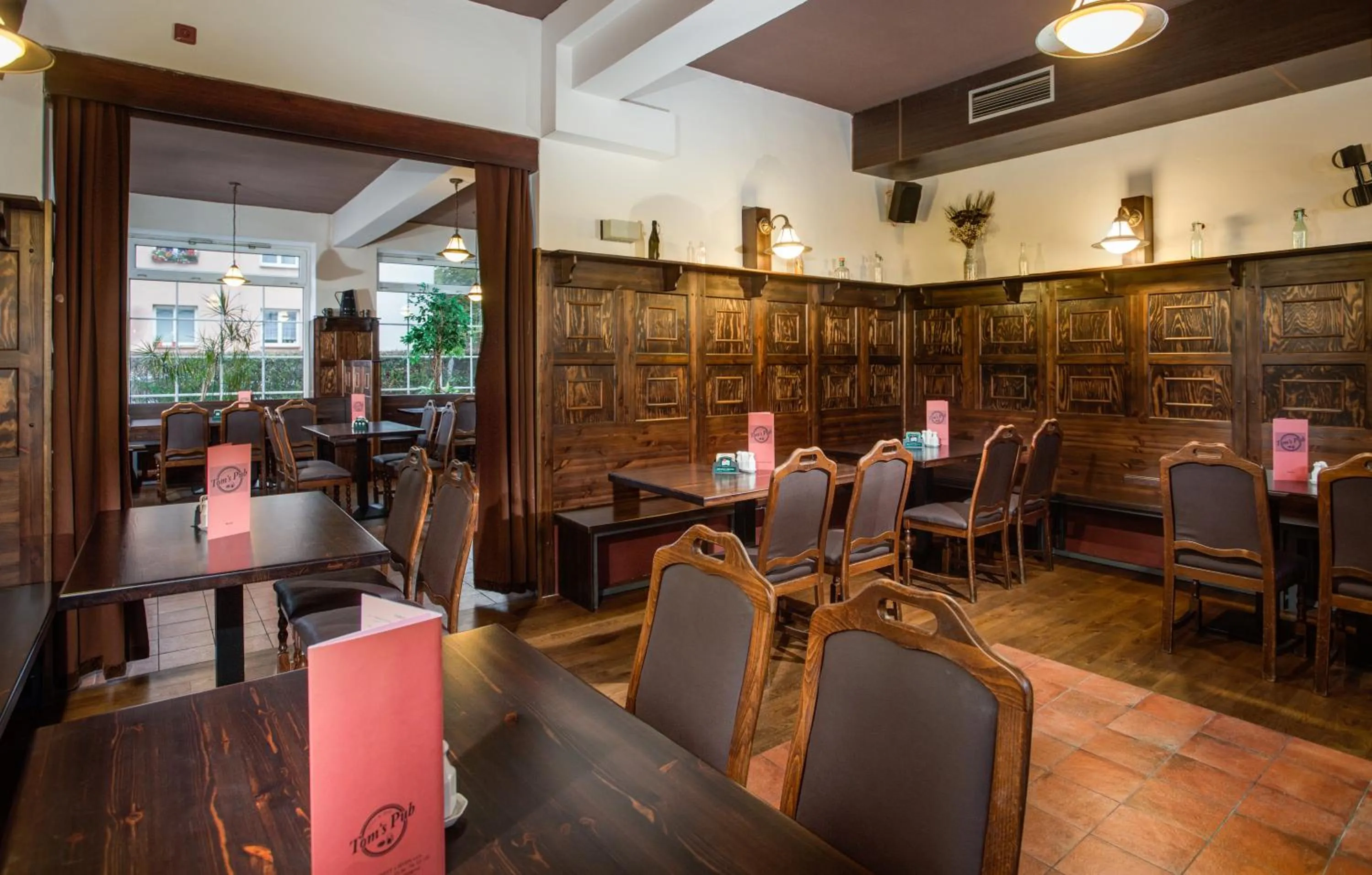 Restaurant/places to eat in Hotel Astra