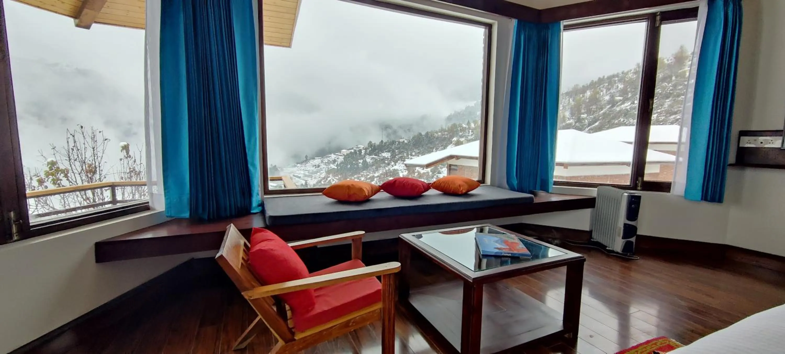 Winter in Casa Himalaya, Auli