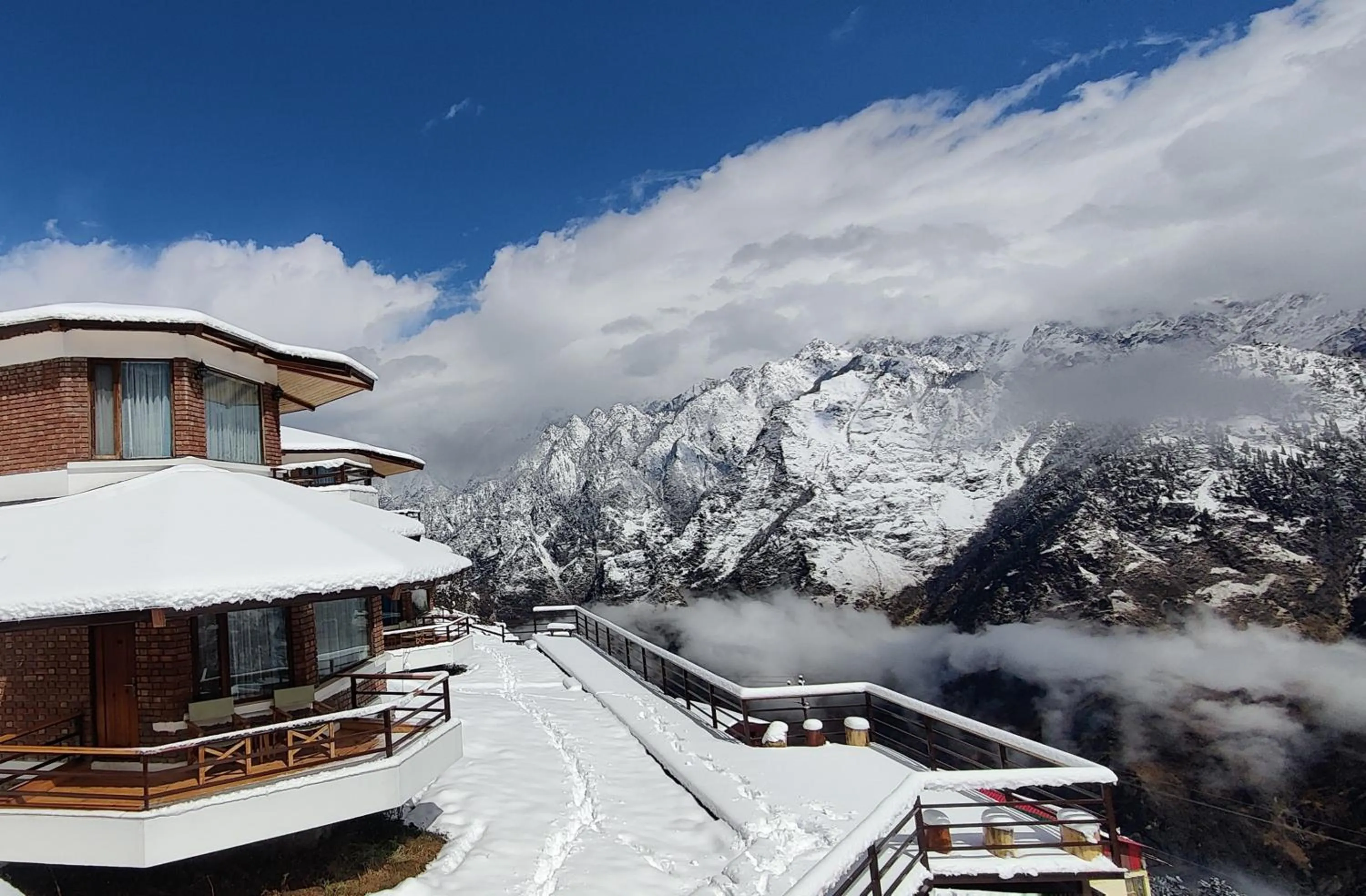 Property building in Casa Himalaya, Auli
