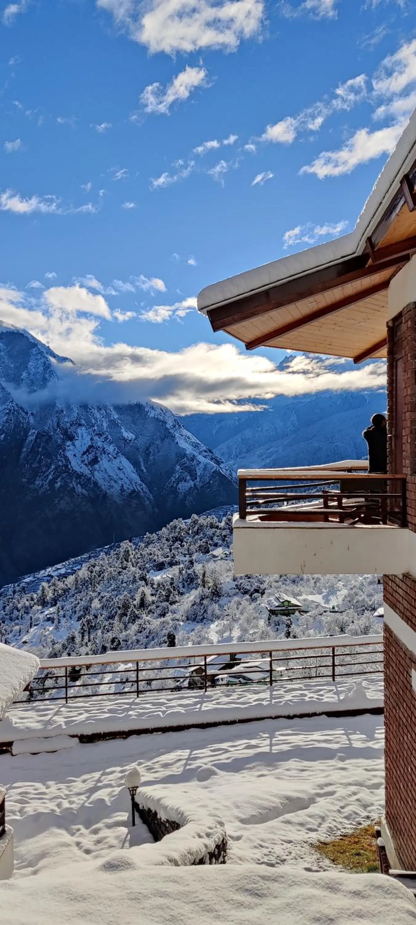 Property building in Casa Himalaya, Auli