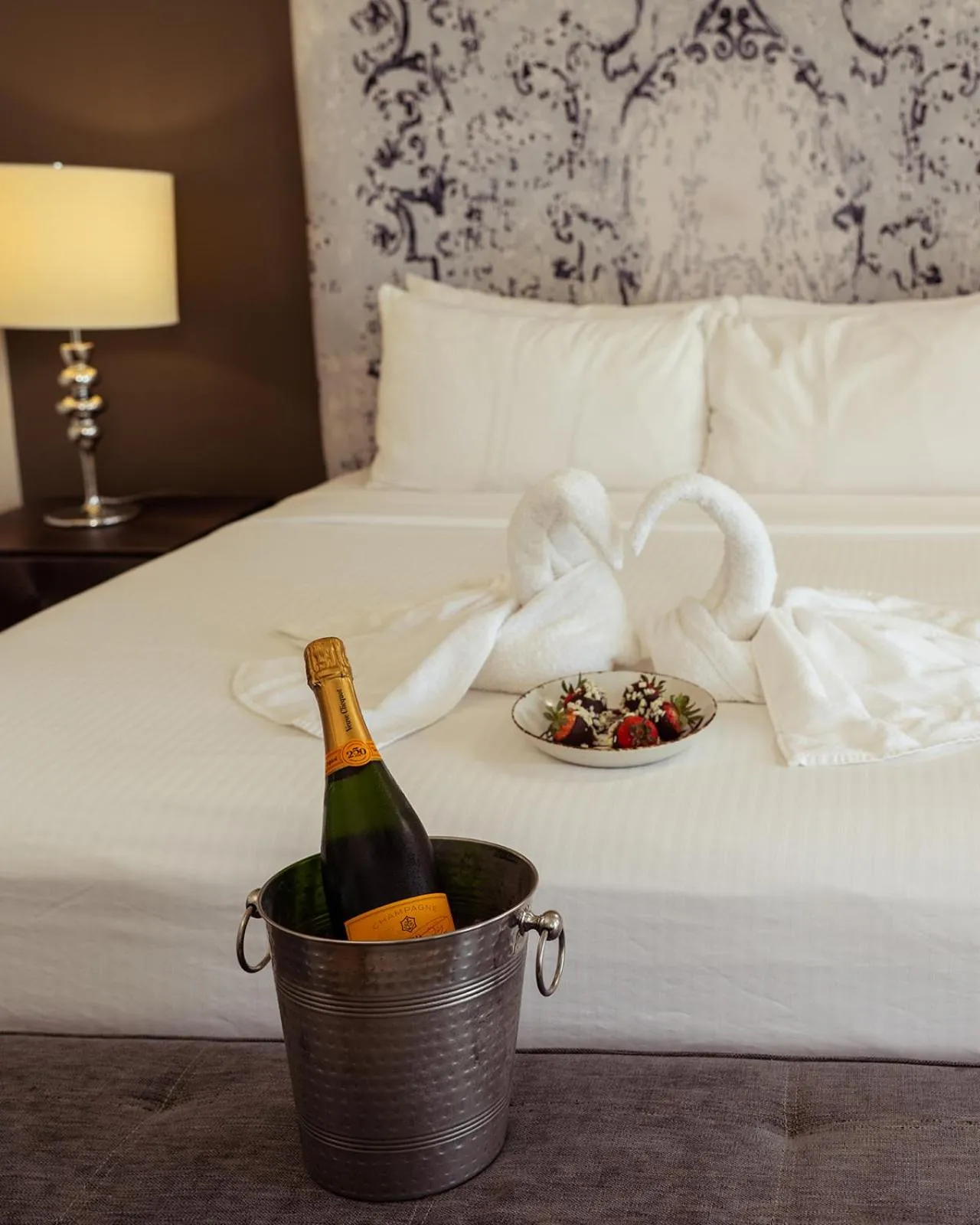 room service, Bed in The Fontaine