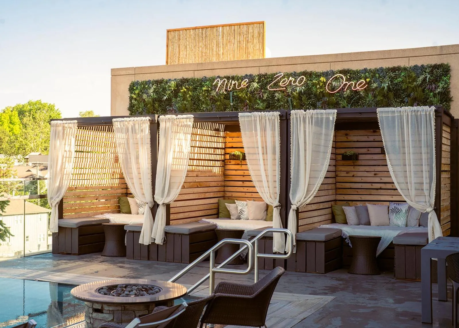 Swimming pool in The Fontaine