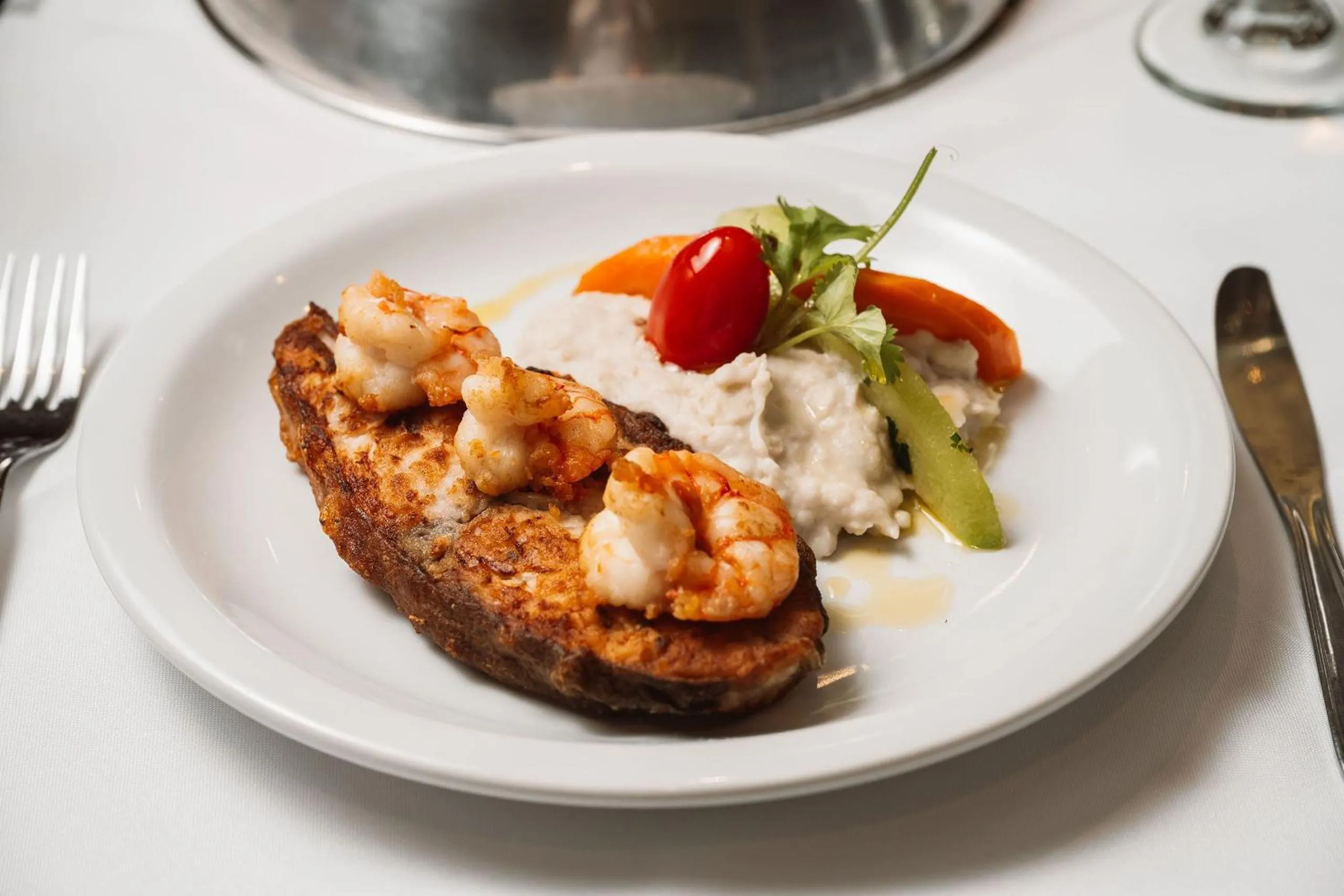 Restaurant/places to eat in Angra Beach Hotel