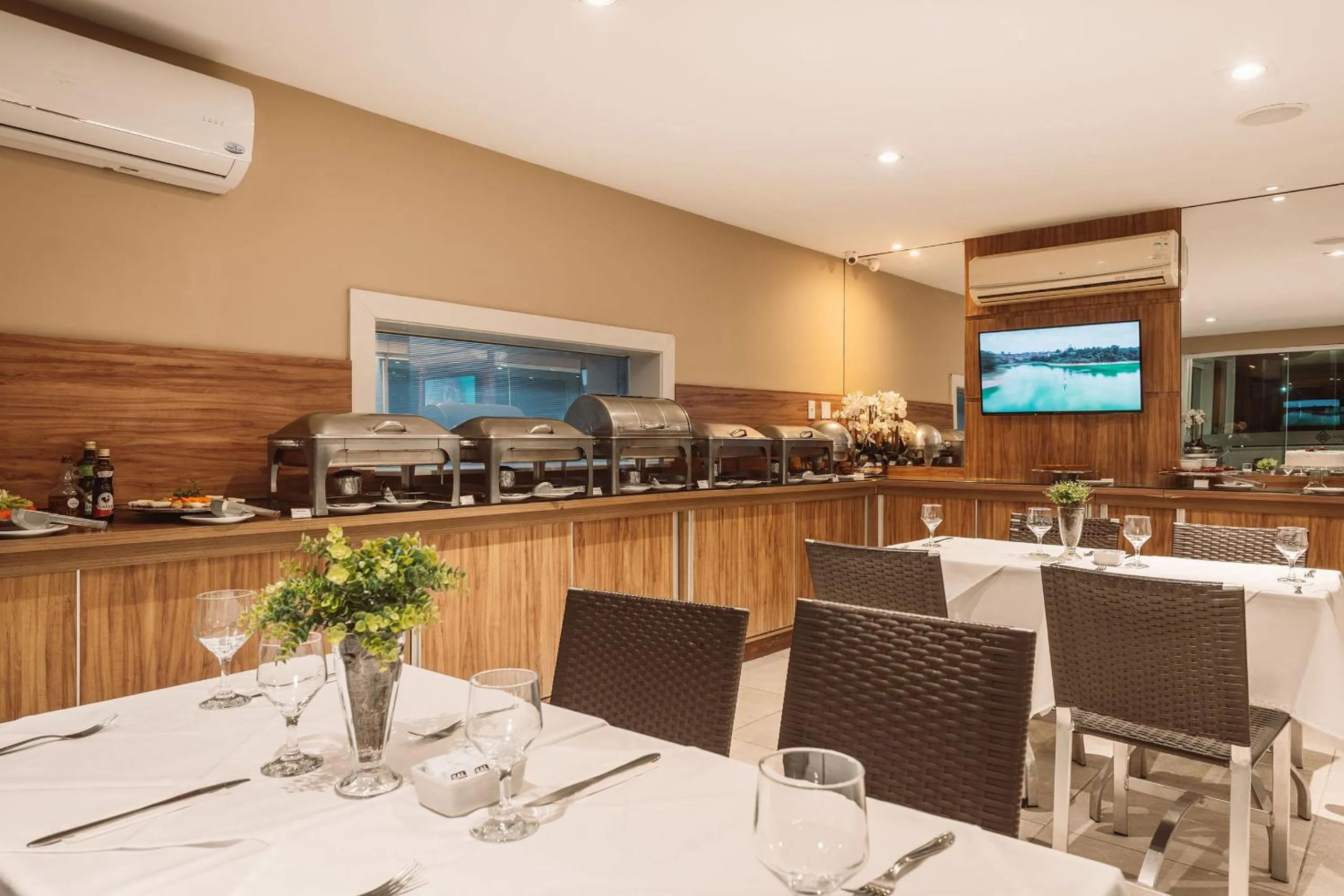 Restaurant/places to eat in Angra Beach Hotel