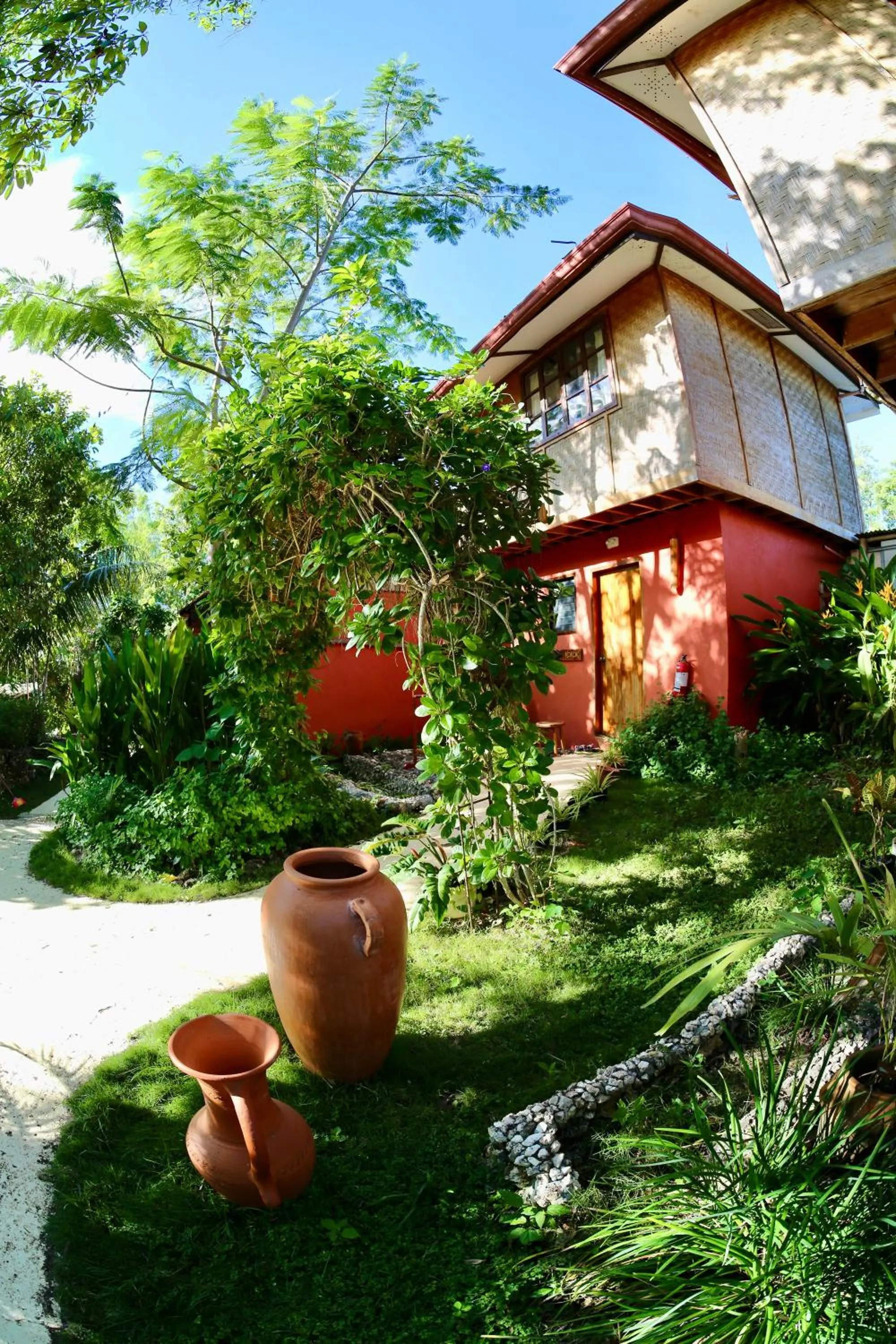 Garden in Nakabalo Guesthouse & Restaurant