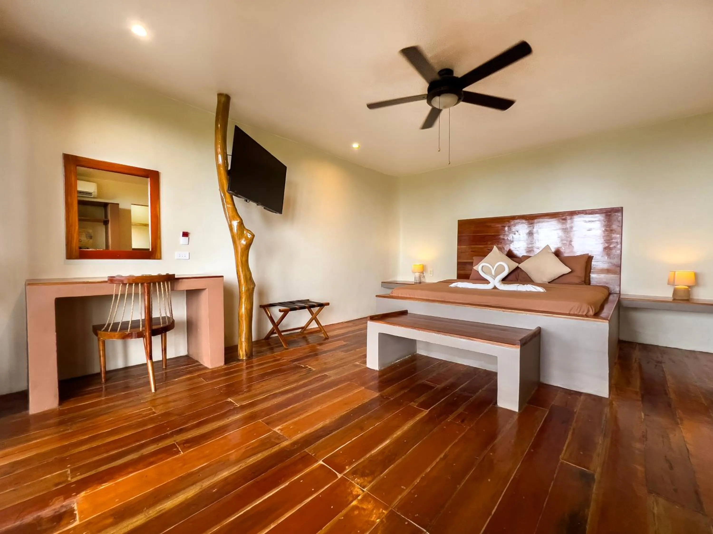 Bedroom, Bed in Nakabalo Guesthouse & Restaurant