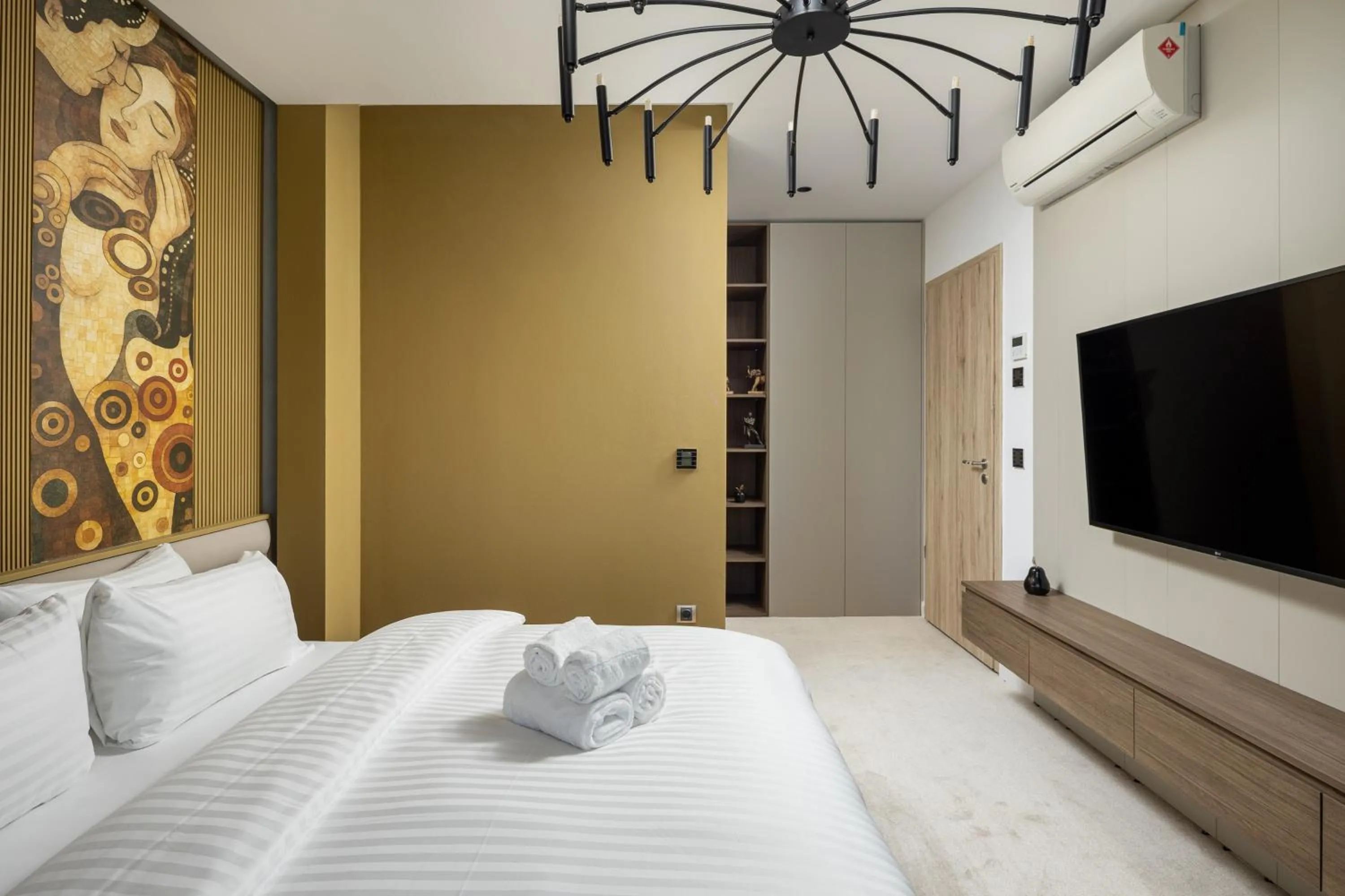 Bed in The Alley by Kanopian