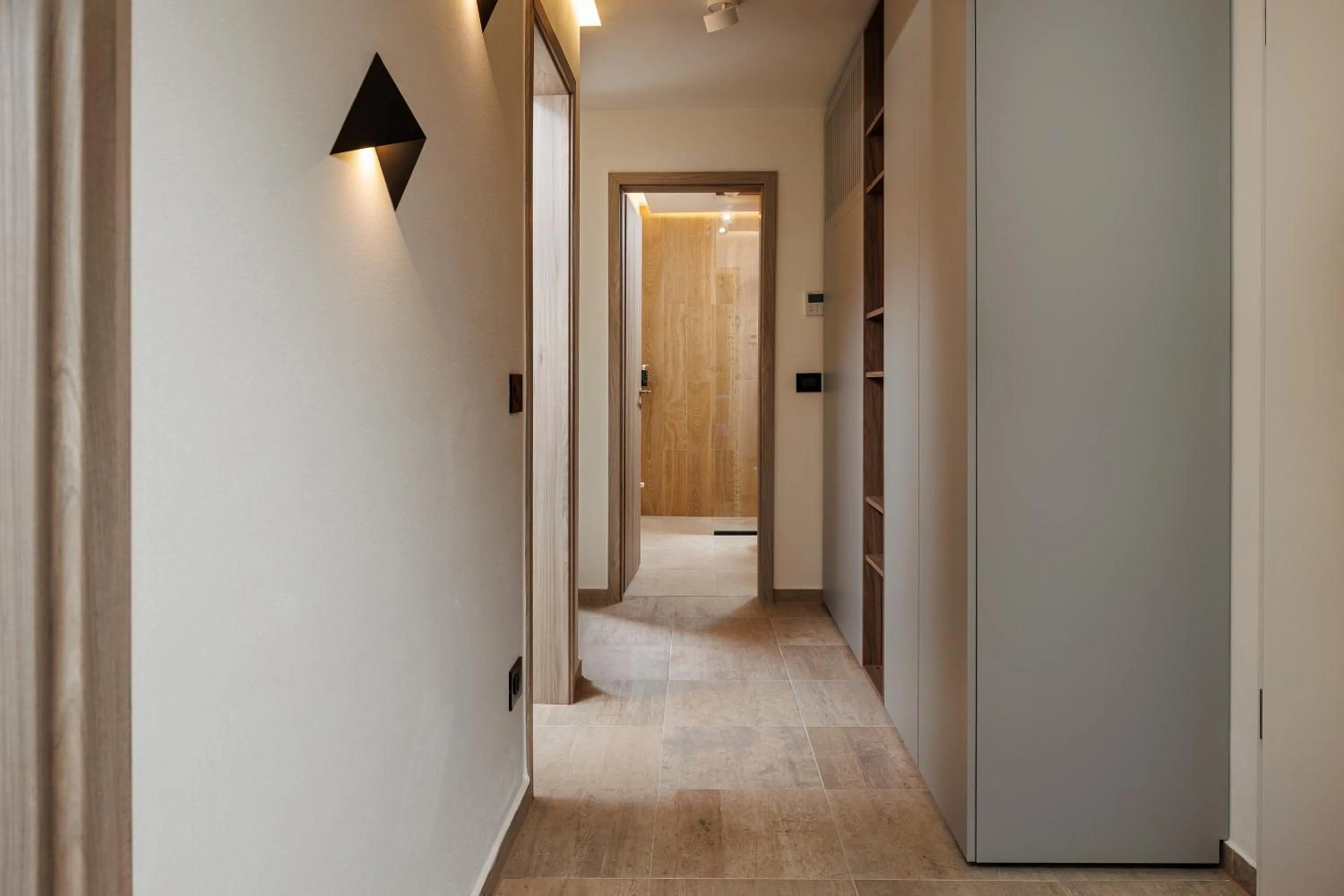 Photo of the whole room, Bed in The Alley by Kanopian