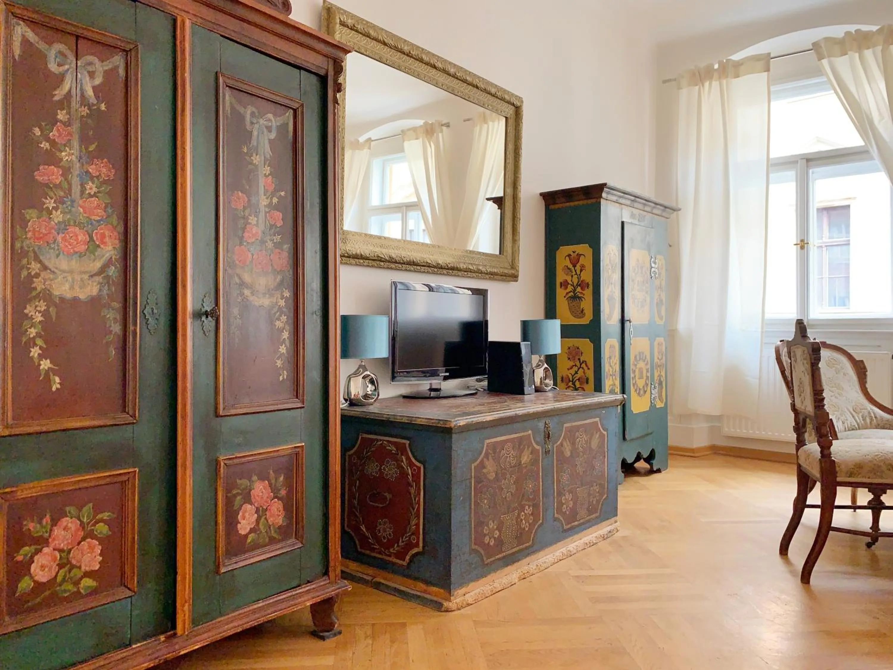 Communal lounge/ TV room in Small Luxury Palace Residence