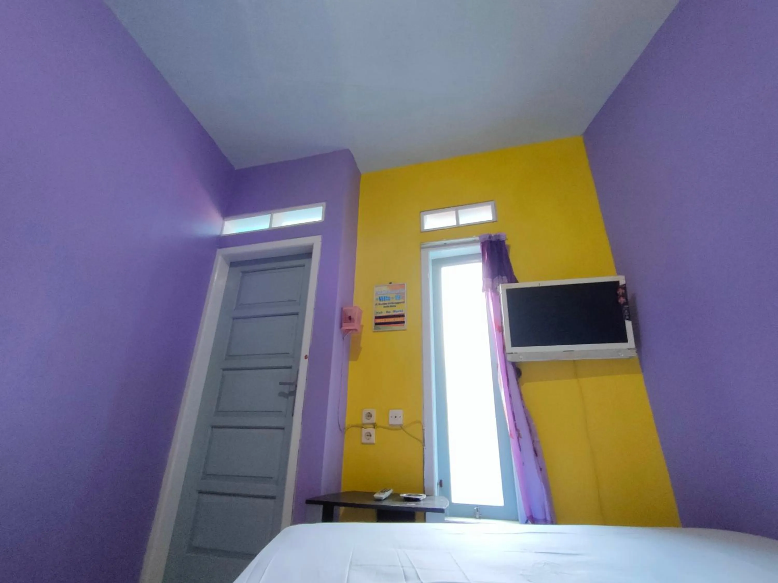 Bedroom, Bed in Blue Nineteen RedPartner