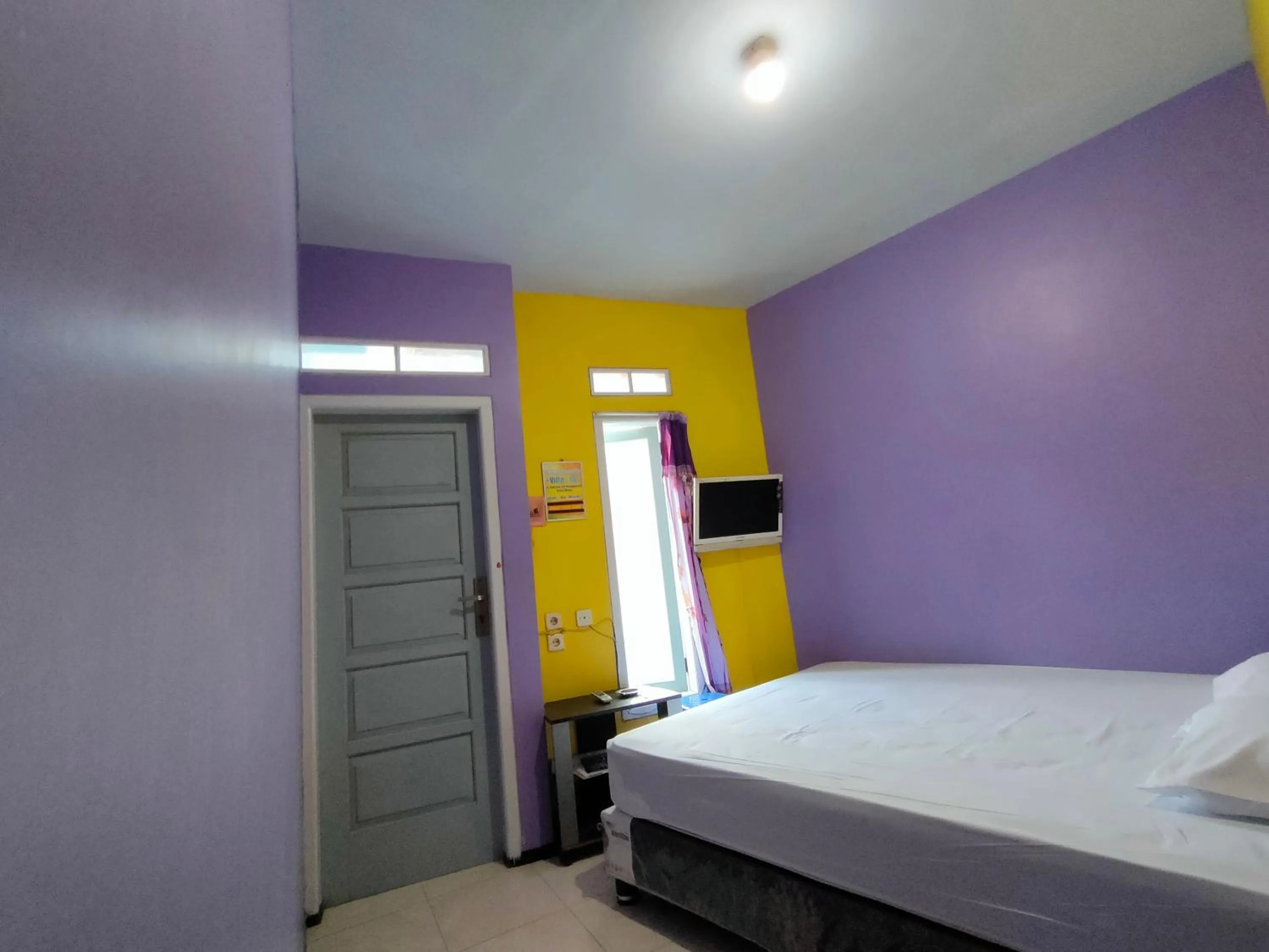 Bedroom, Bed in Blue Nineteen RedPartner