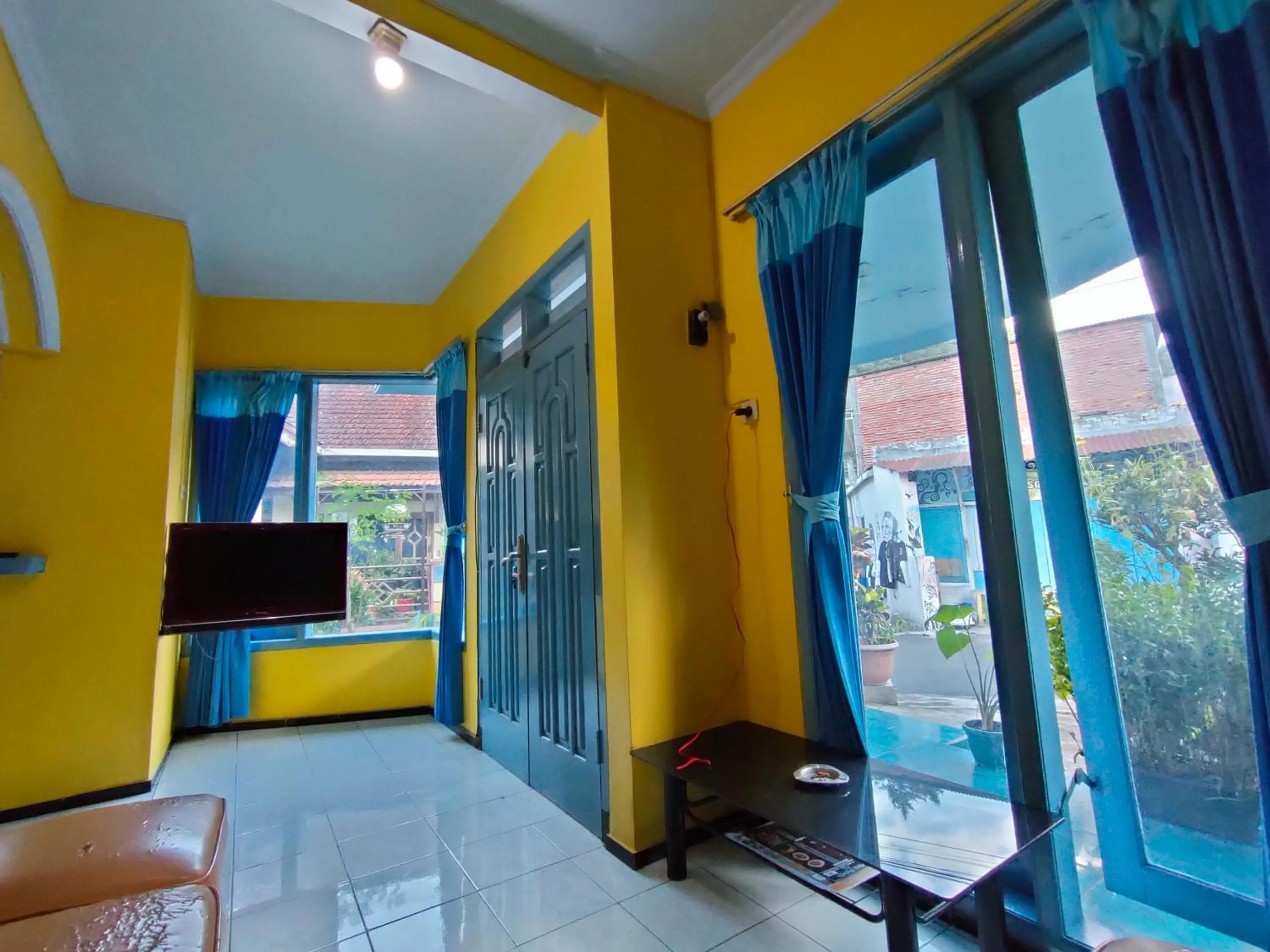 Seating area in Blue Nineteen RedPartner