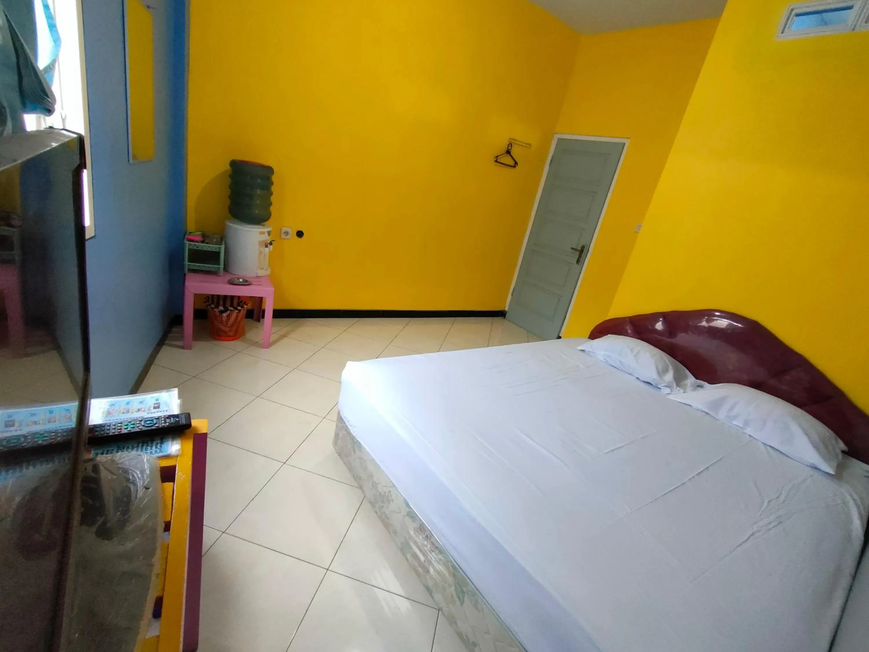 Bedroom, Bed in Blue Nineteen RedPartner