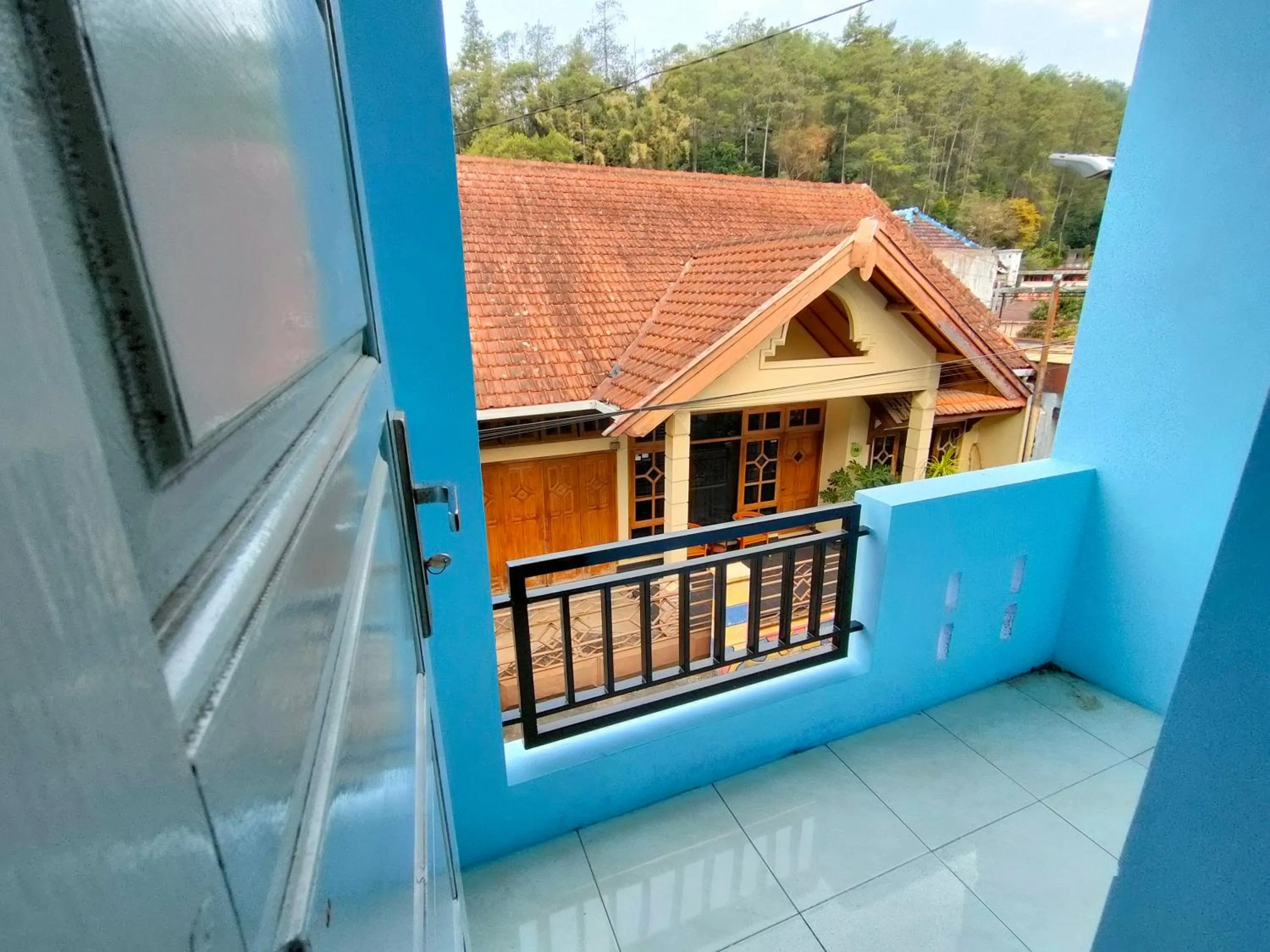 Balcony/Terrace in Blue Nineteen RedPartner